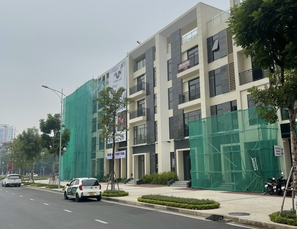 Chính chủ bán shophouse 172m2 vị trí đẹp, 2 mặt tiền tại Starlake 3