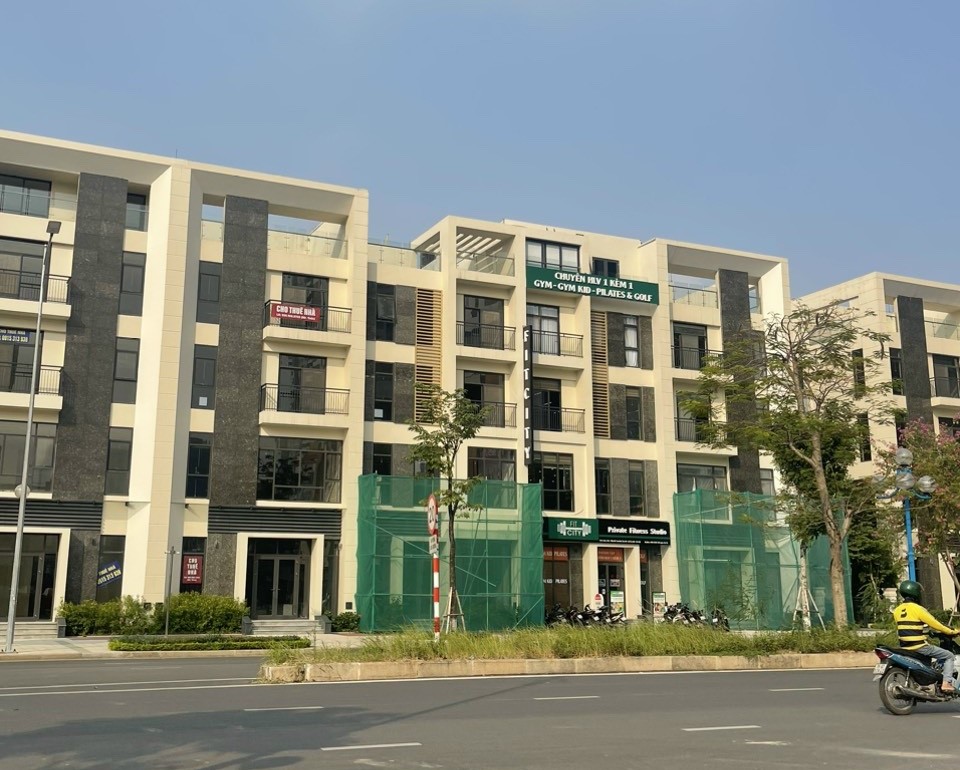 Chính chủ bán shophouse 172m2 vị trí đẹp, 2 mặt tiền tại Starlake 4