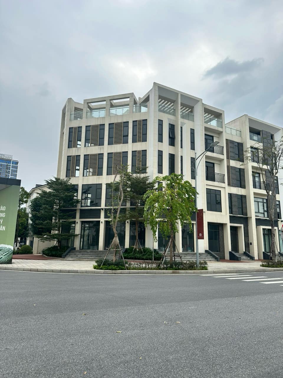 Chính chủ bán Shophouse K3 Starlake: 285m2 x 3 tầng cơ bản, kinh doanh tốt 2