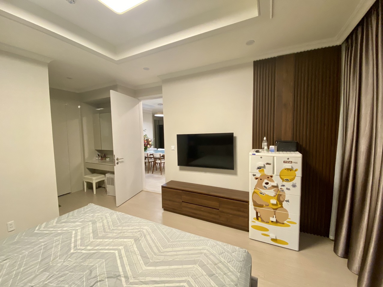 Chính chủ cho thuê căn 3 ngủ 113m2 full đồ mới, view thoáng tòa 903 Starlake 2