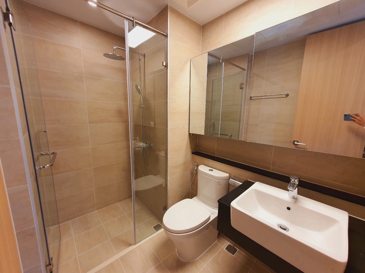 chính chủ cho thuê căn hộ 02 phòng ngủ không đồ gấp 5