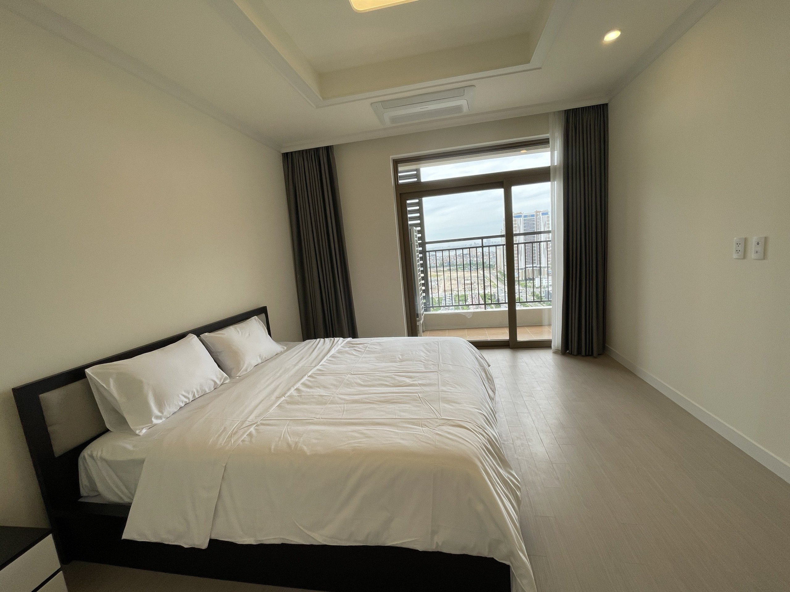 chính chủ cho thuê căn hộ 03 ngủ đủ đồ đẹp 3