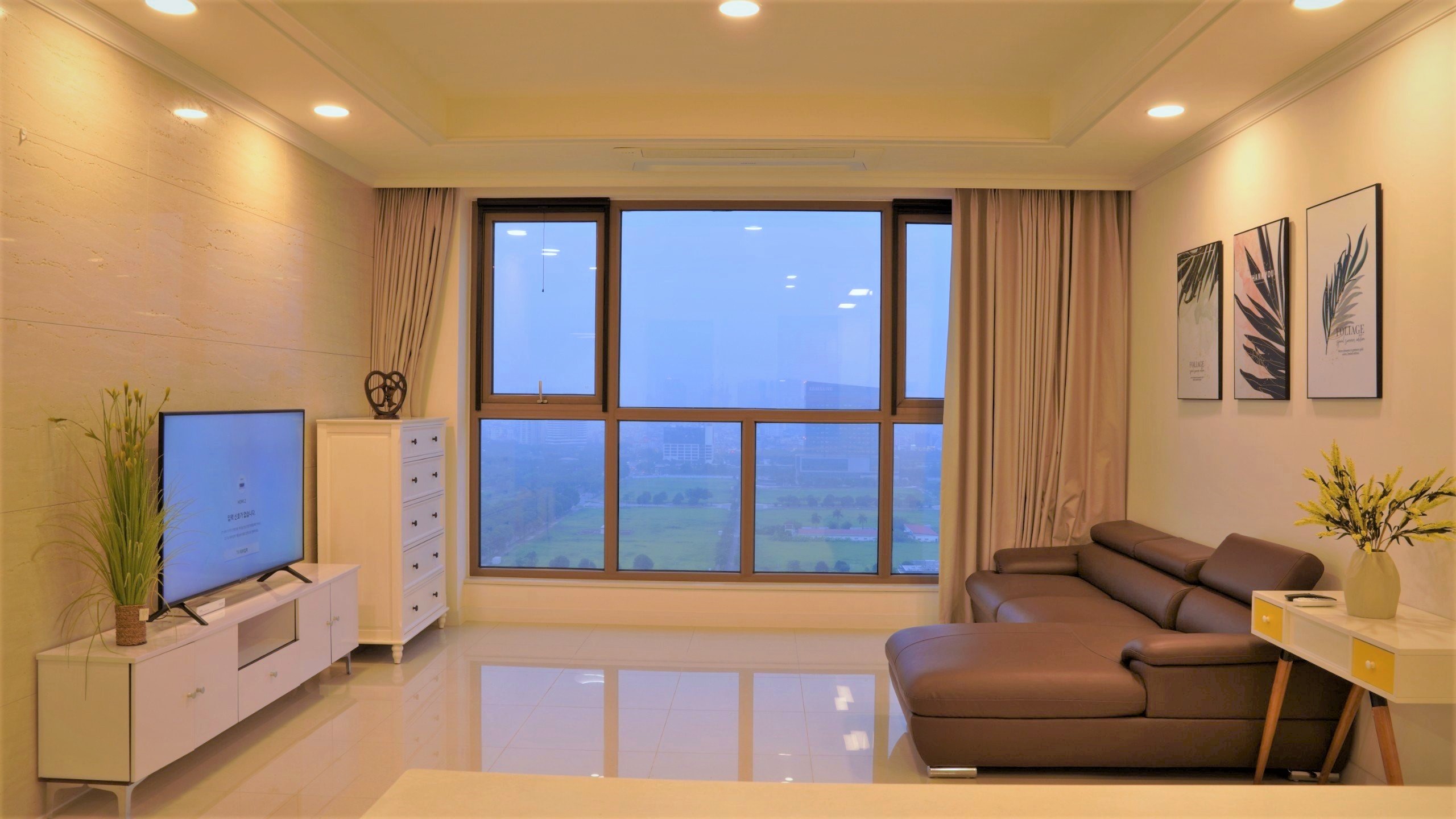 Chính chủ cho thuê căn hộ 3 ngủ 112m2 full đồ tầng cao tòa 902 Starlake 1