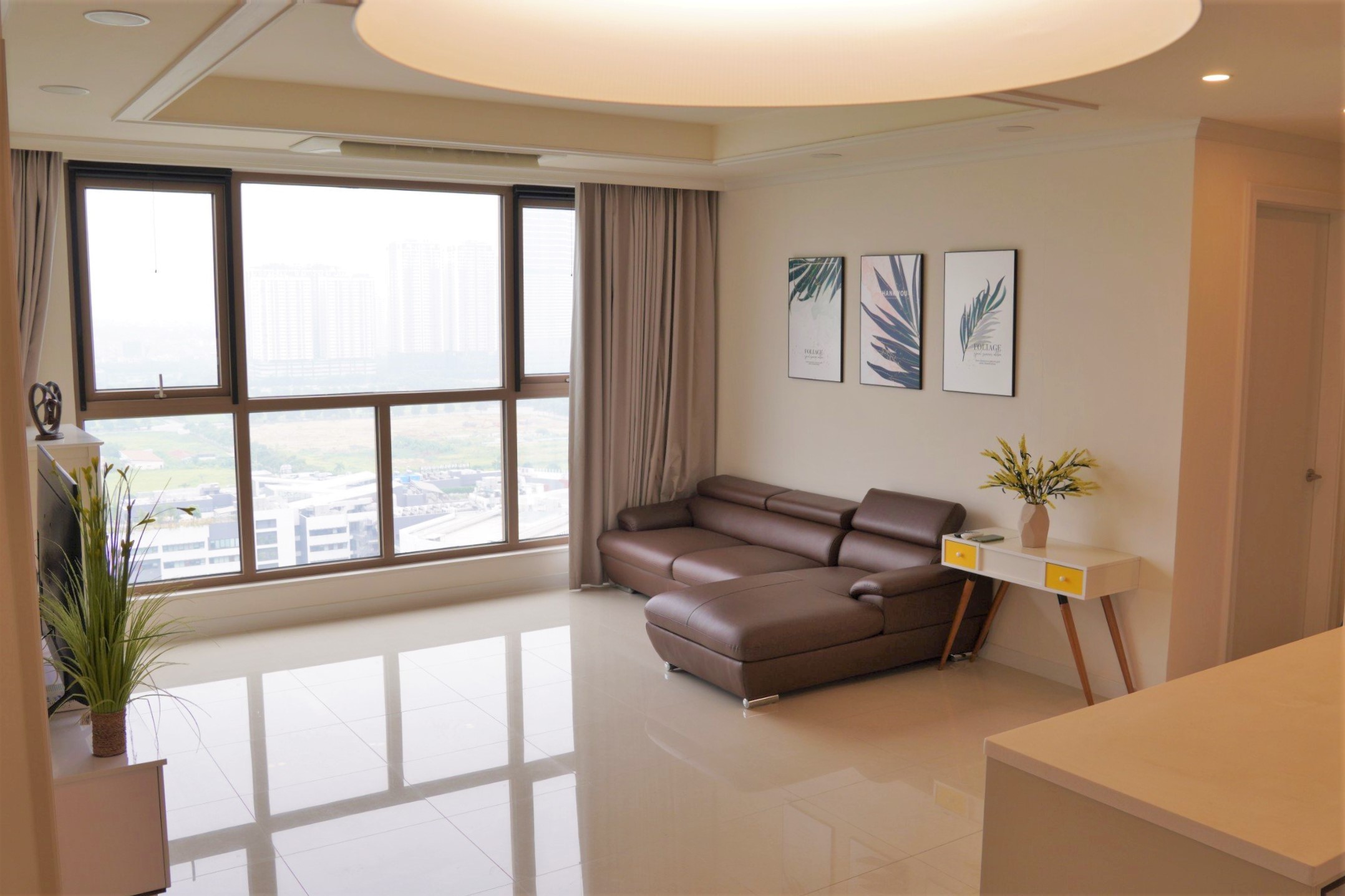 Chính chủ cho thuê căn hộ 3 ngủ 112m2 full đồ tầng cao tòa 902 Starlake 4