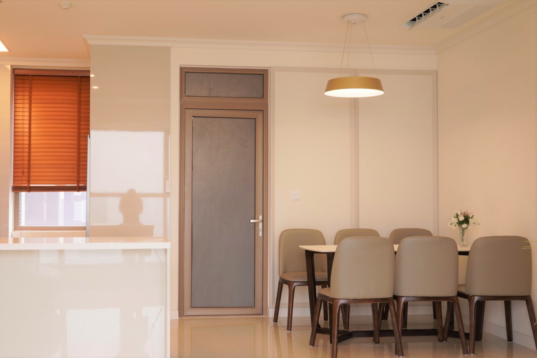 Chính chủ cho thuê căn hộ 3 ngủ 112m2 full đồ tầng cao tòa 902 Starlake 6