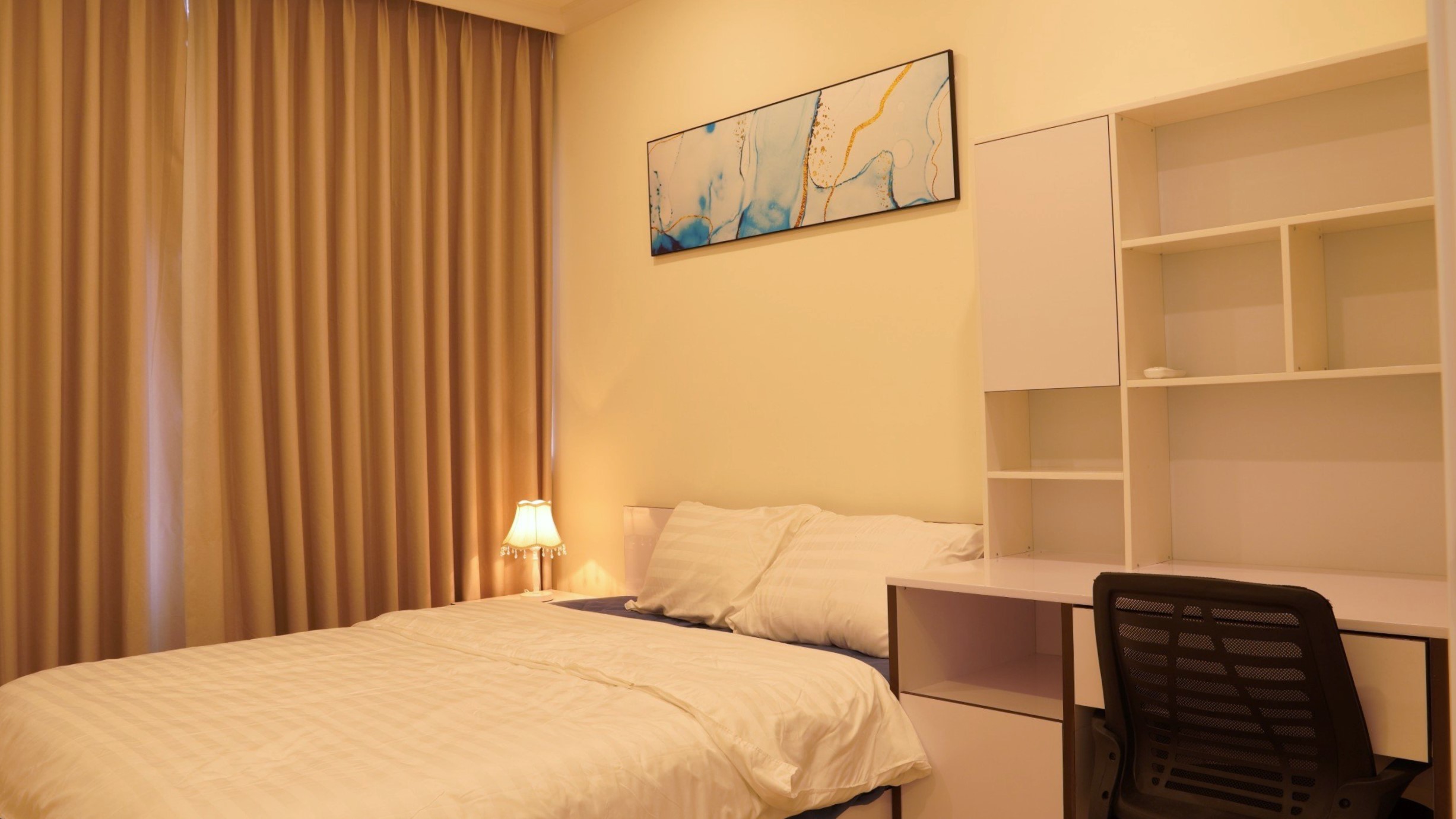 Chính chủ cho thuê căn hộ 3 ngủ 112m2 full đồ tầng cao tòa 902 Starlake 7