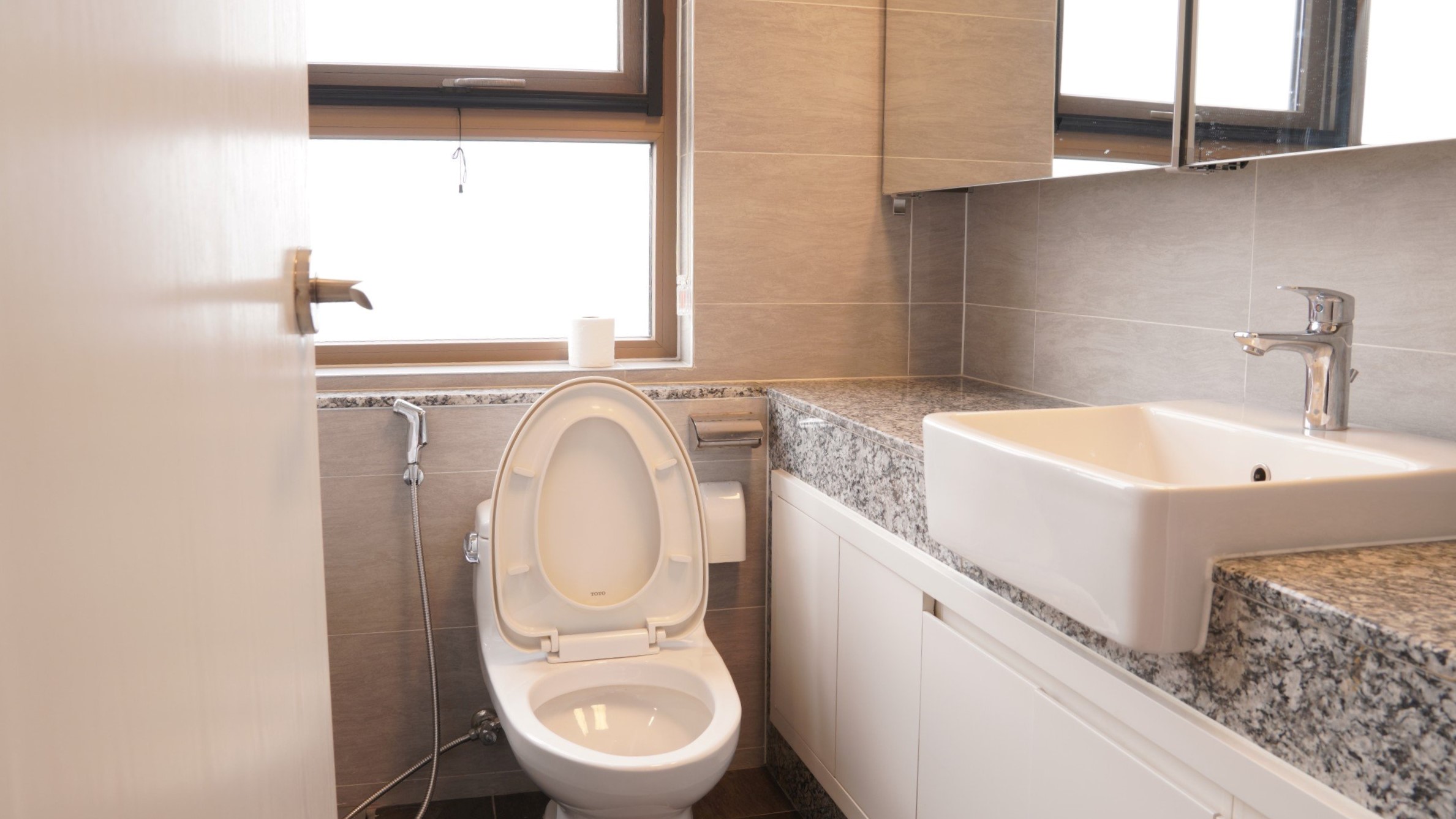 Chính chủ cho thuê căn hộ 3 ngủ 113m2 full đồ view trực diện hồ tại 903 Starlake 9