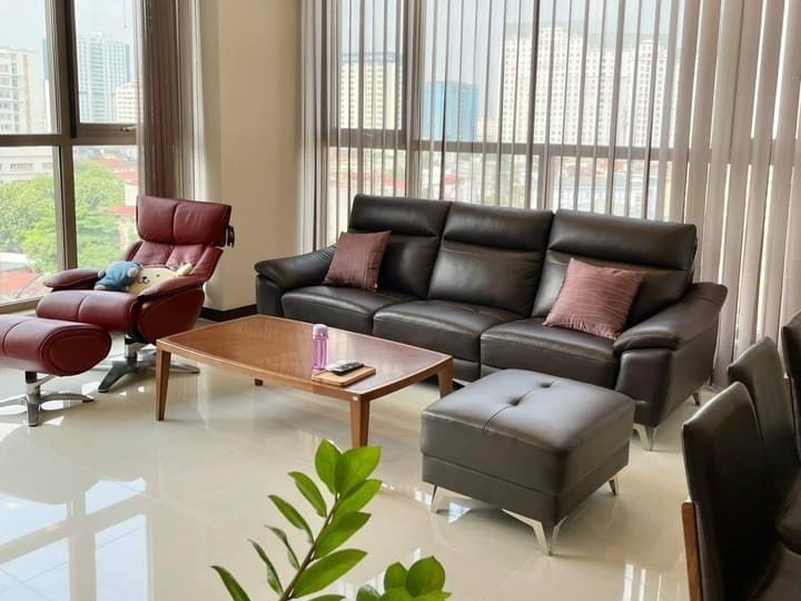 Chính chủ cho thuê căn hộ 3 phòng ngủ 125m2 nội thất cực đẹp chung cư Starlake 2