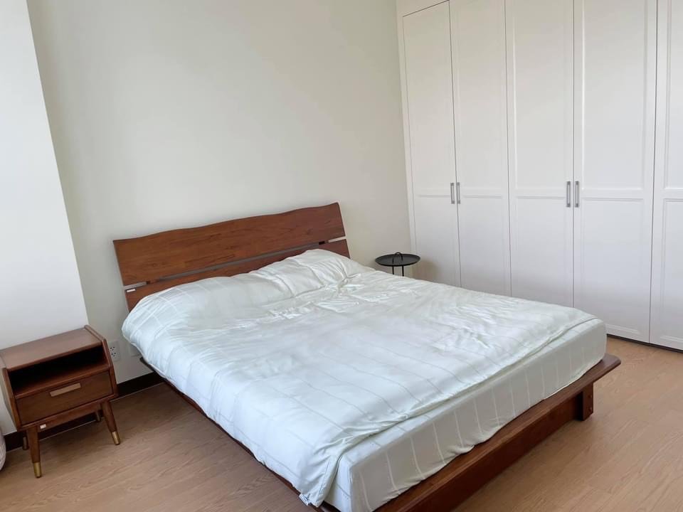 Chính chủ cho thuê căn hộ 3 phòng ngủ 125m2 nội thất cực đẹp chung cư Starlake 6