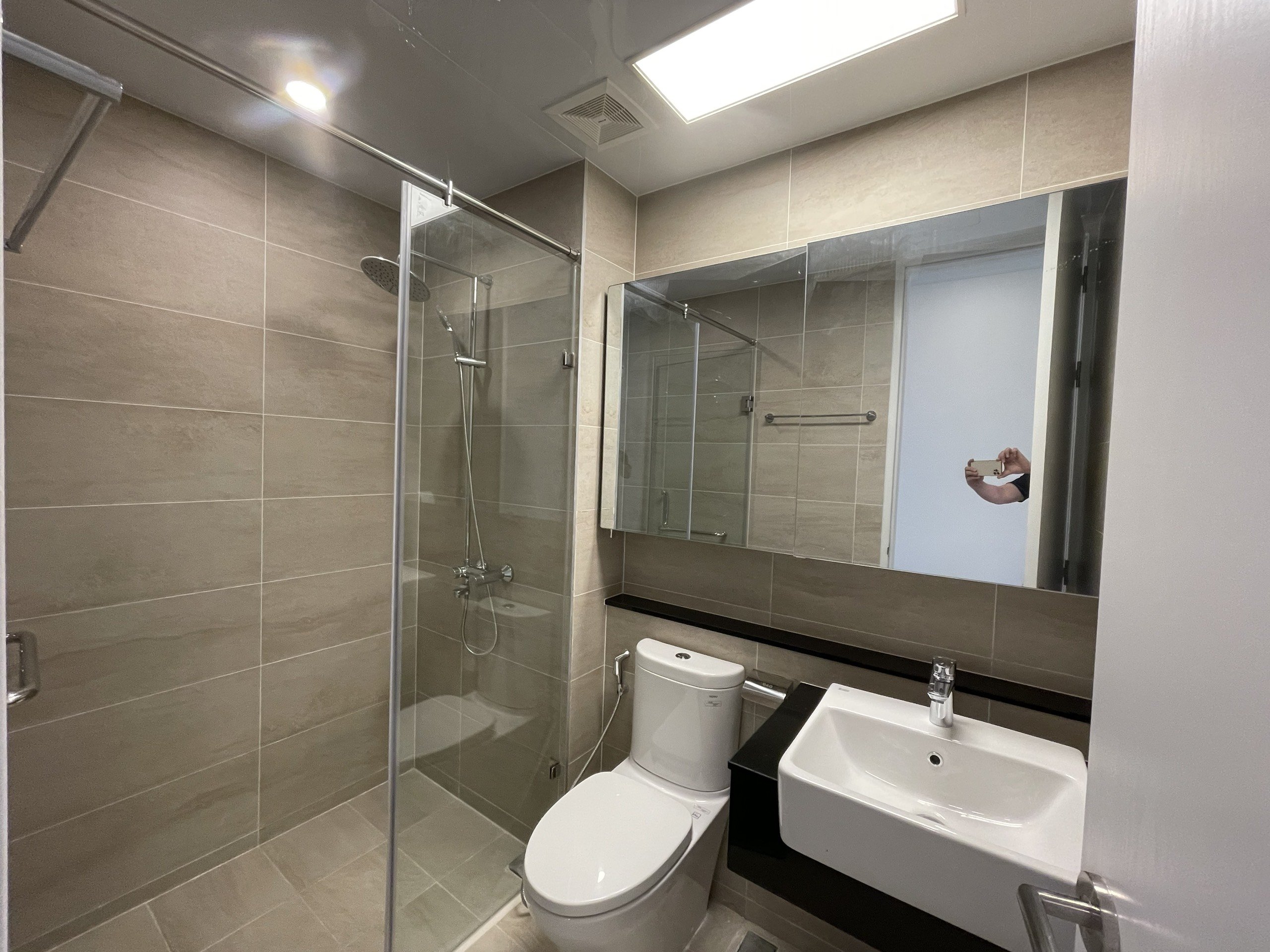 Chính chủ cho thuê căn hộ 3 phòng ngủ full đồ nội thất mới chung cư Starlake 10
