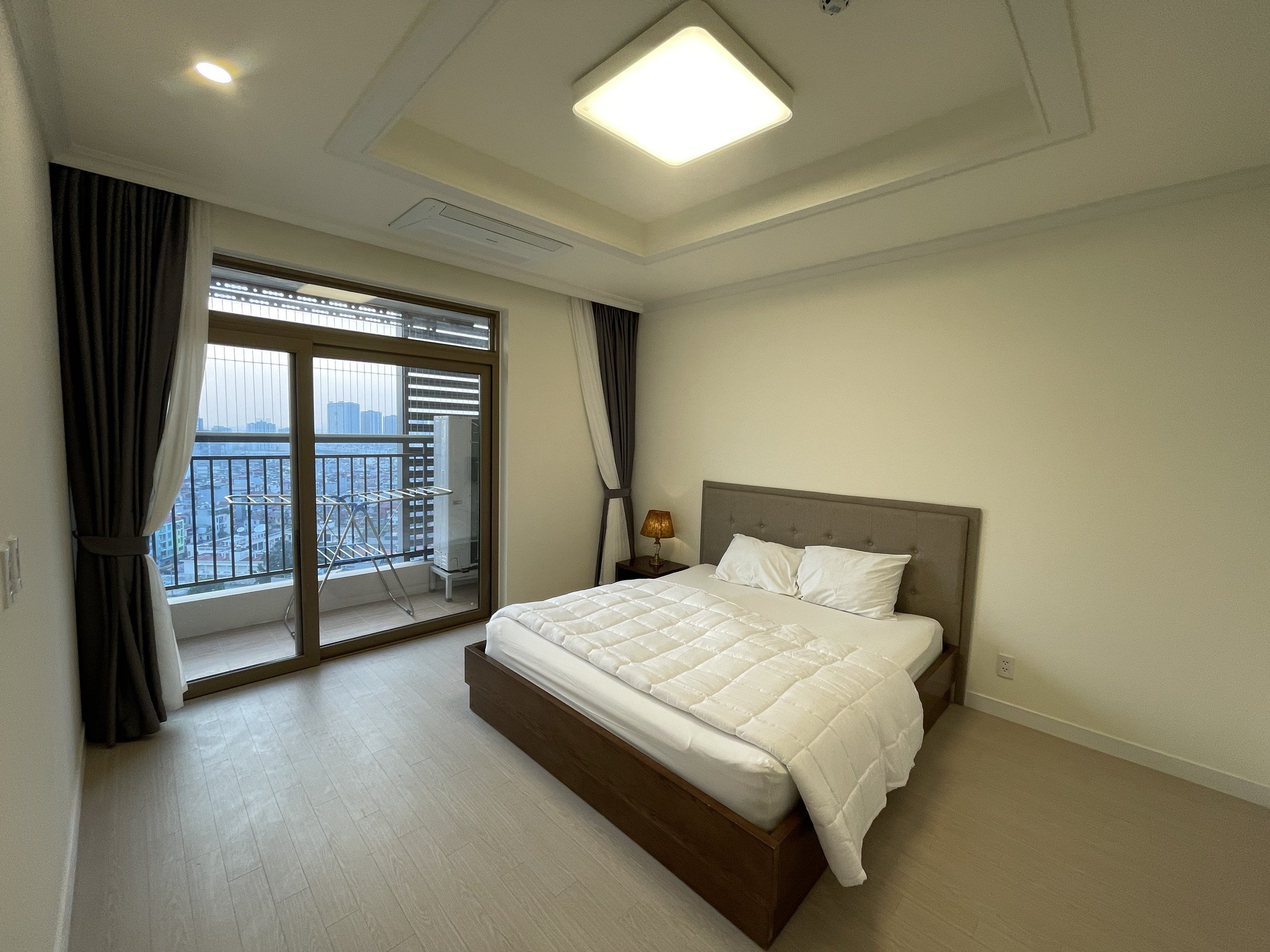Chính chủ cho thuê căn hộ 3 phòng ngủ full đồ nội thất mới chung cư Starlake 5