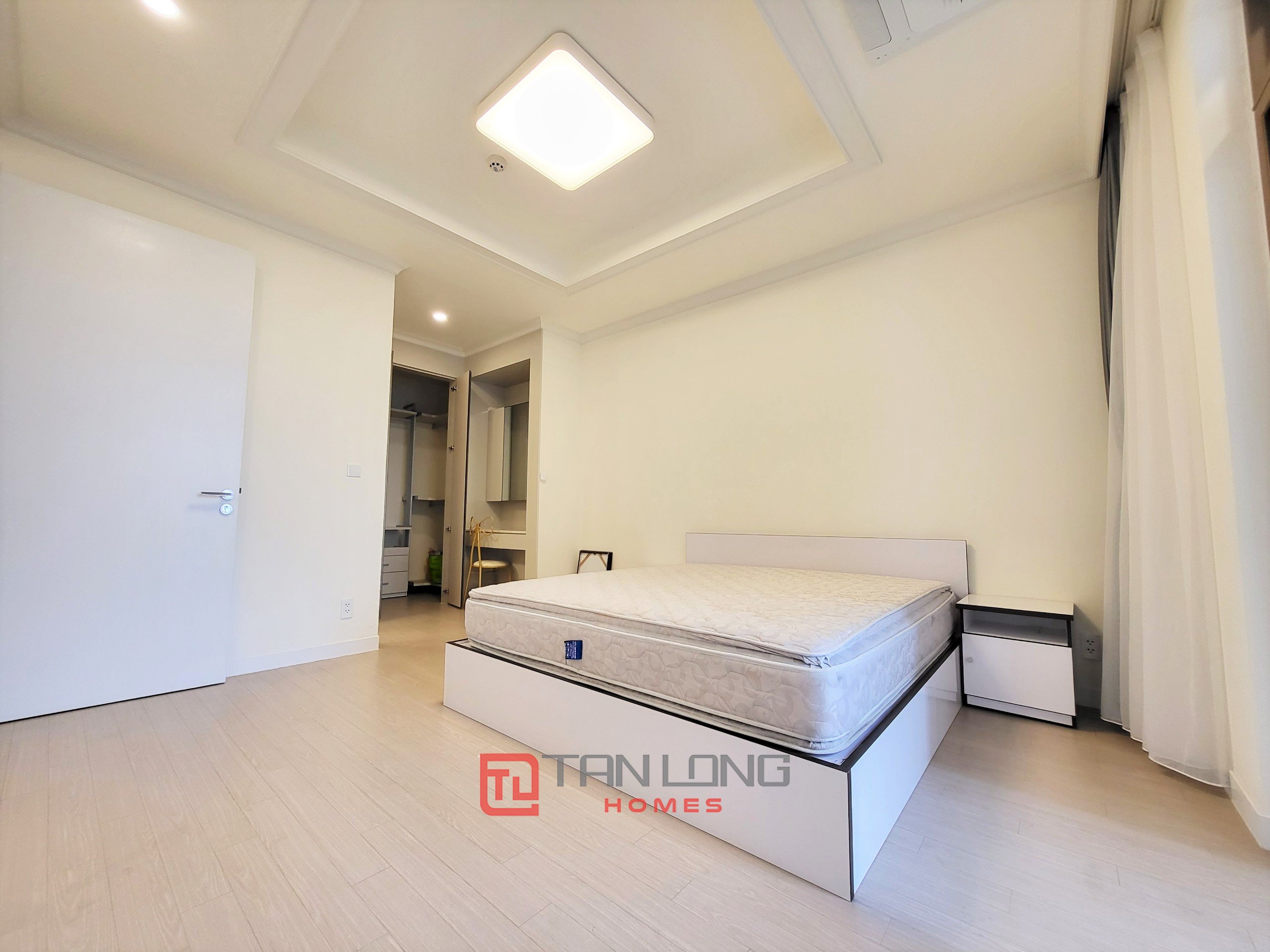 Chính chủ gửi thuê căn 3PN/110m2 hướng Đông view biệt thự tại tòa 901 Starlake 7