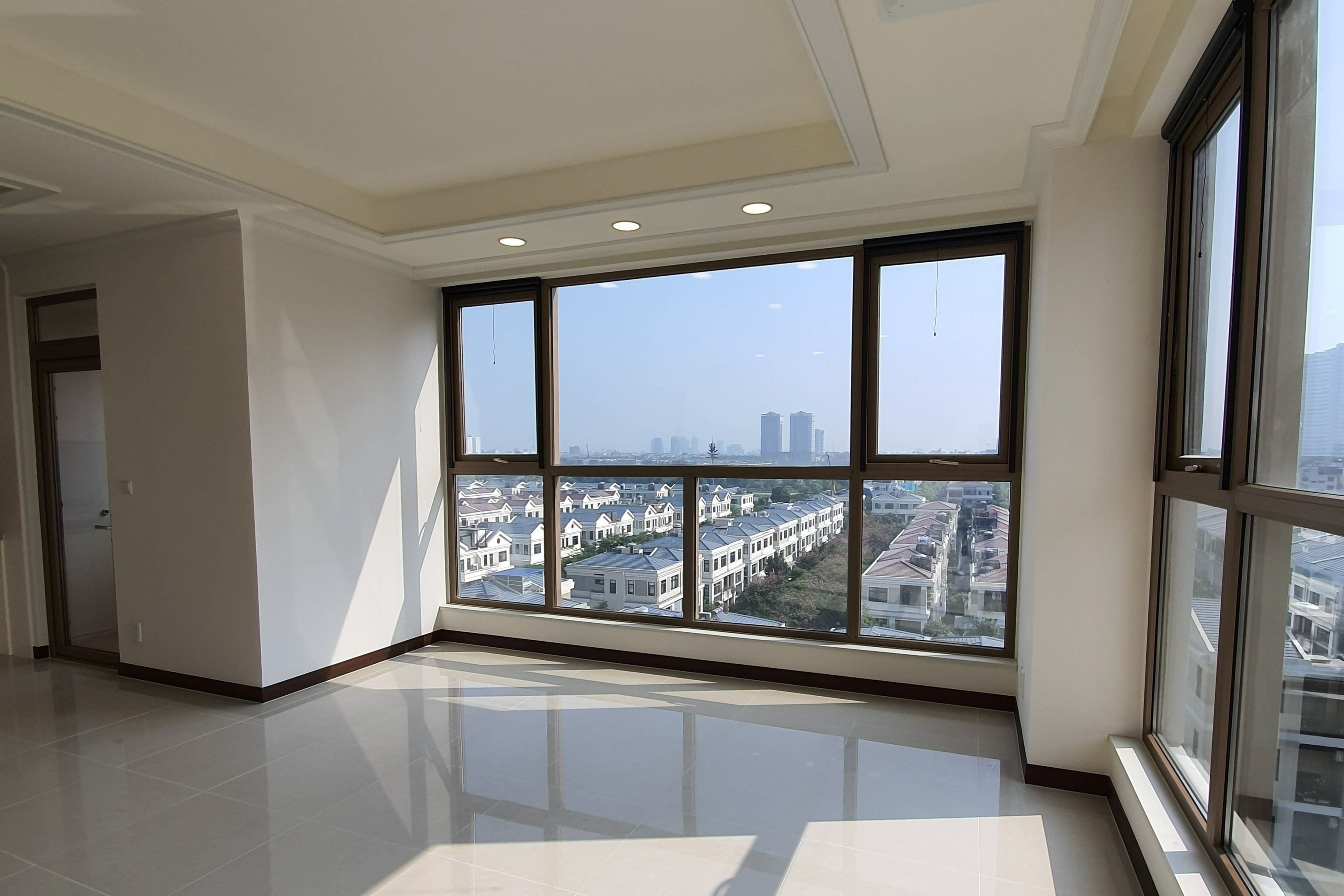 Cho thuê 2 căn 3PN/125m2 tầng trung view biệt thự đẹp tại 903 Starlake 1
