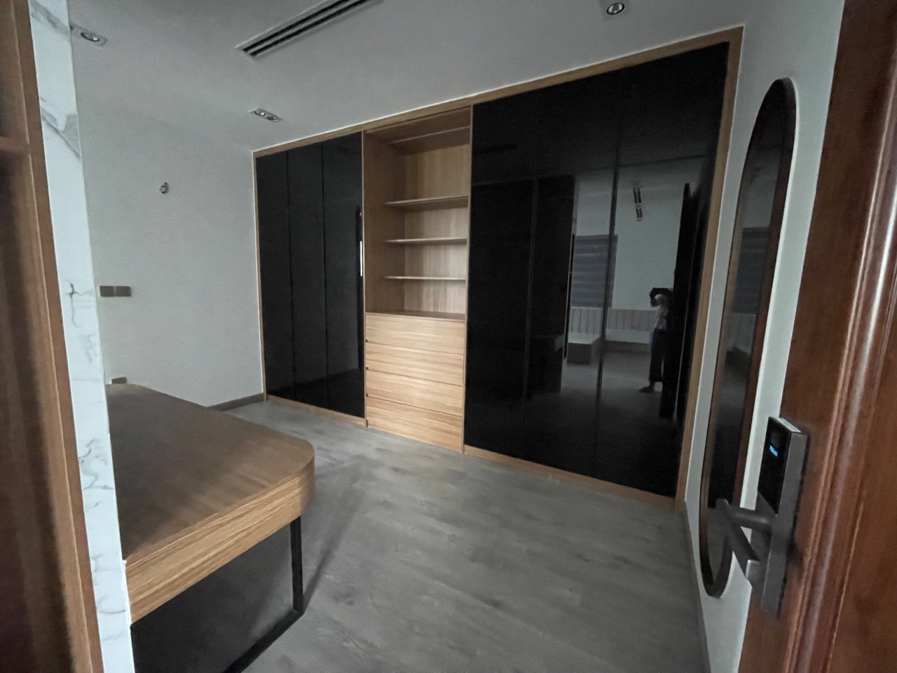 Cho thuê biệt thự 5PN/220m2 full đồ có thang máy đẳng cấp tại H11 Starlake 6