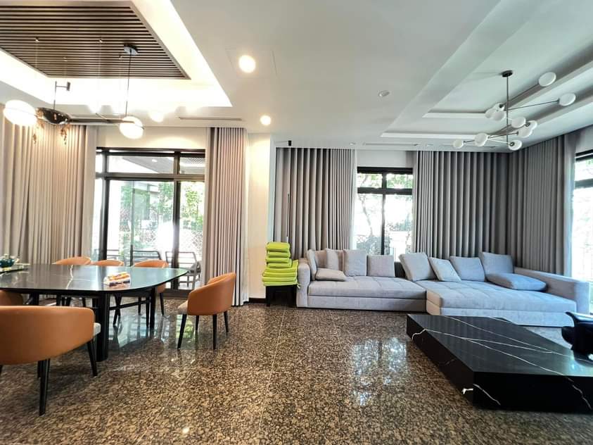 Cho thuê biệt thự đơn lập, căn góc 294m2 x 3 tầng full đồ tại H7 Starlake 2