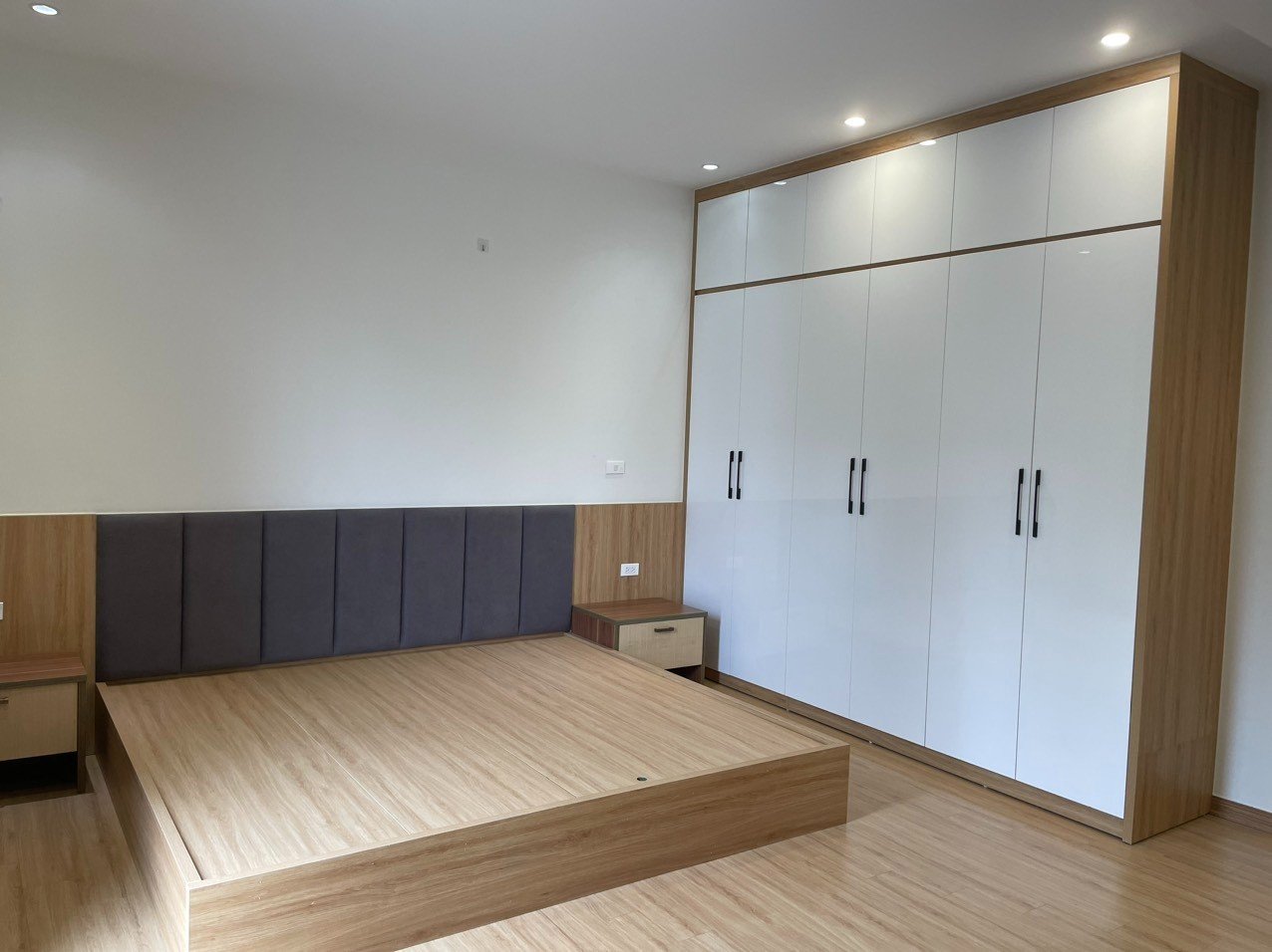 Cho thuê biệt thự đơn lập Starlake: 285m2 x 3,5 tầng hoàn thiện full đồ, vào ở luôn 12