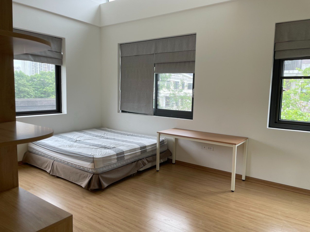 Cho thuê biệt thự đơn lập Starlake: 285m2 x 3,5 tầng hoàn thiện full đồ, vào ở luôn 8