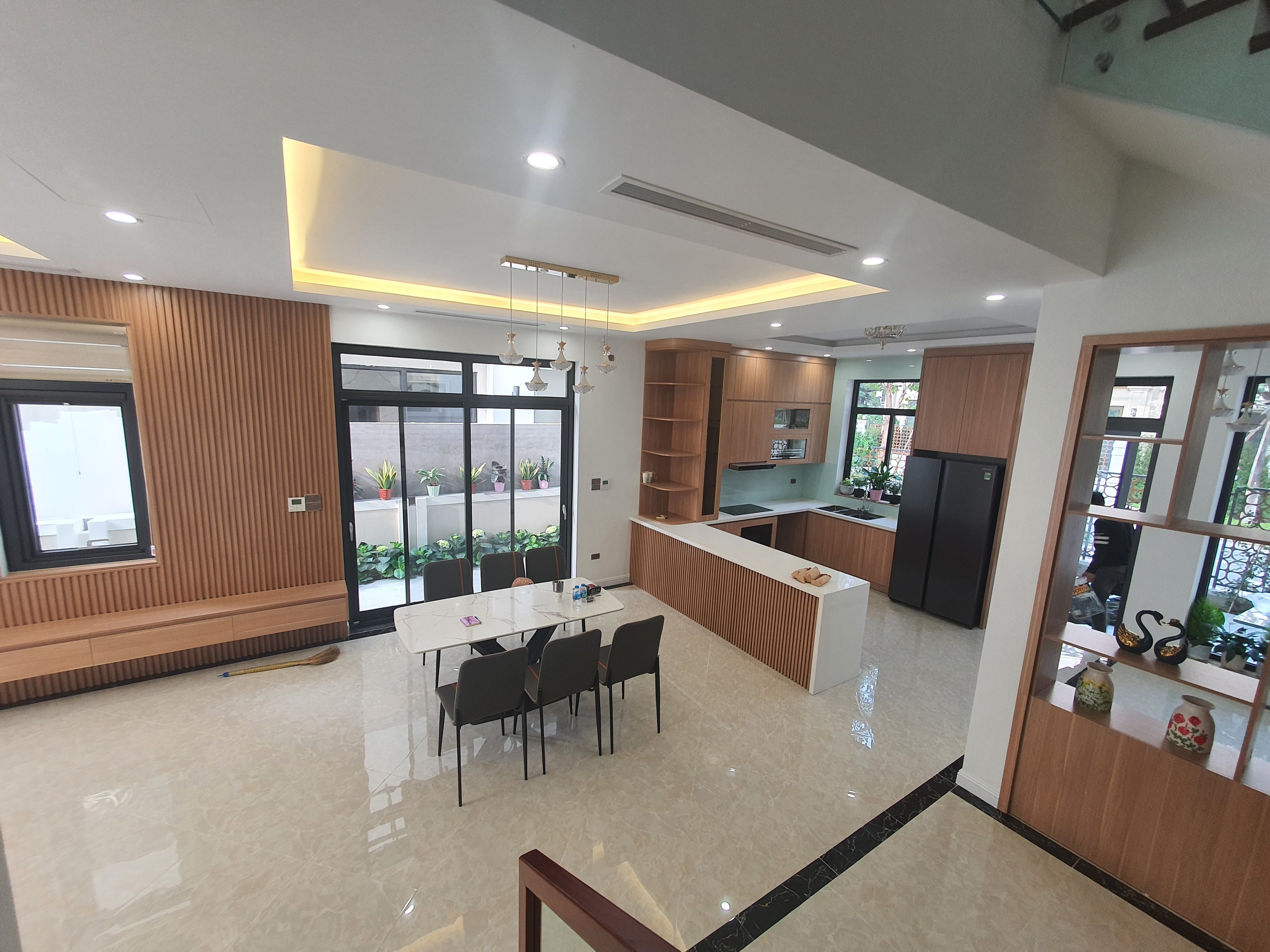 Cho thuê biệt thự full đồ duy nhất tại Starlake Tây Hồ Tây 4