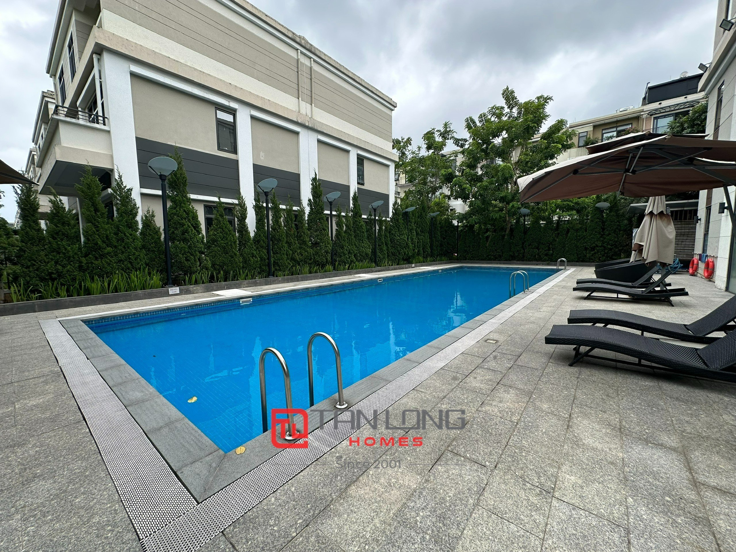 Cho thuê biệt thự H11 Starlake: 3PN/136m2 full đồ, thang máy, tiểu cảnh hồ cá Koi 25