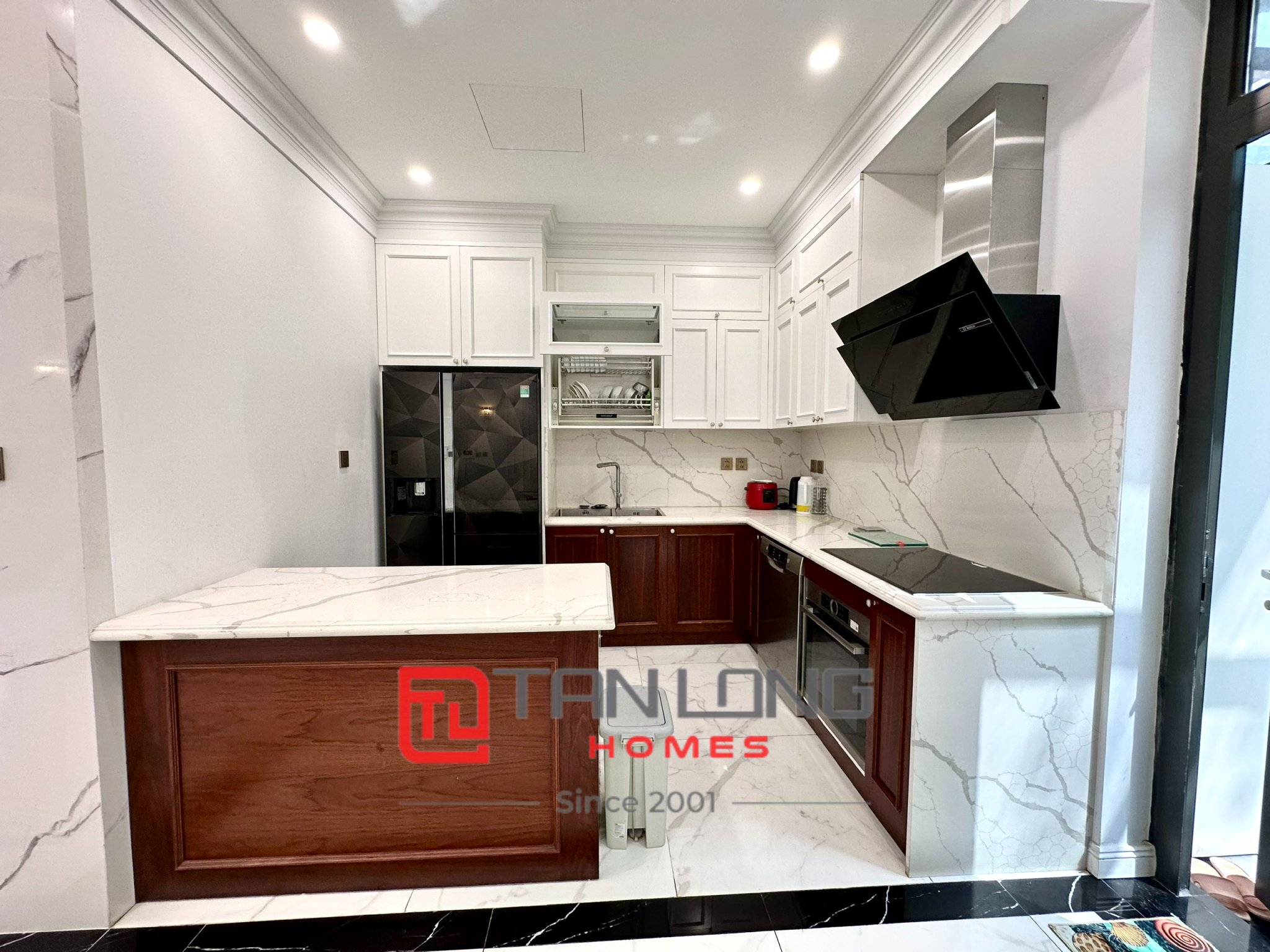 Cho thuê biệt thự H6 Starlake 215m2 full đồ mới, có thang máy, giá cực tốt 11
