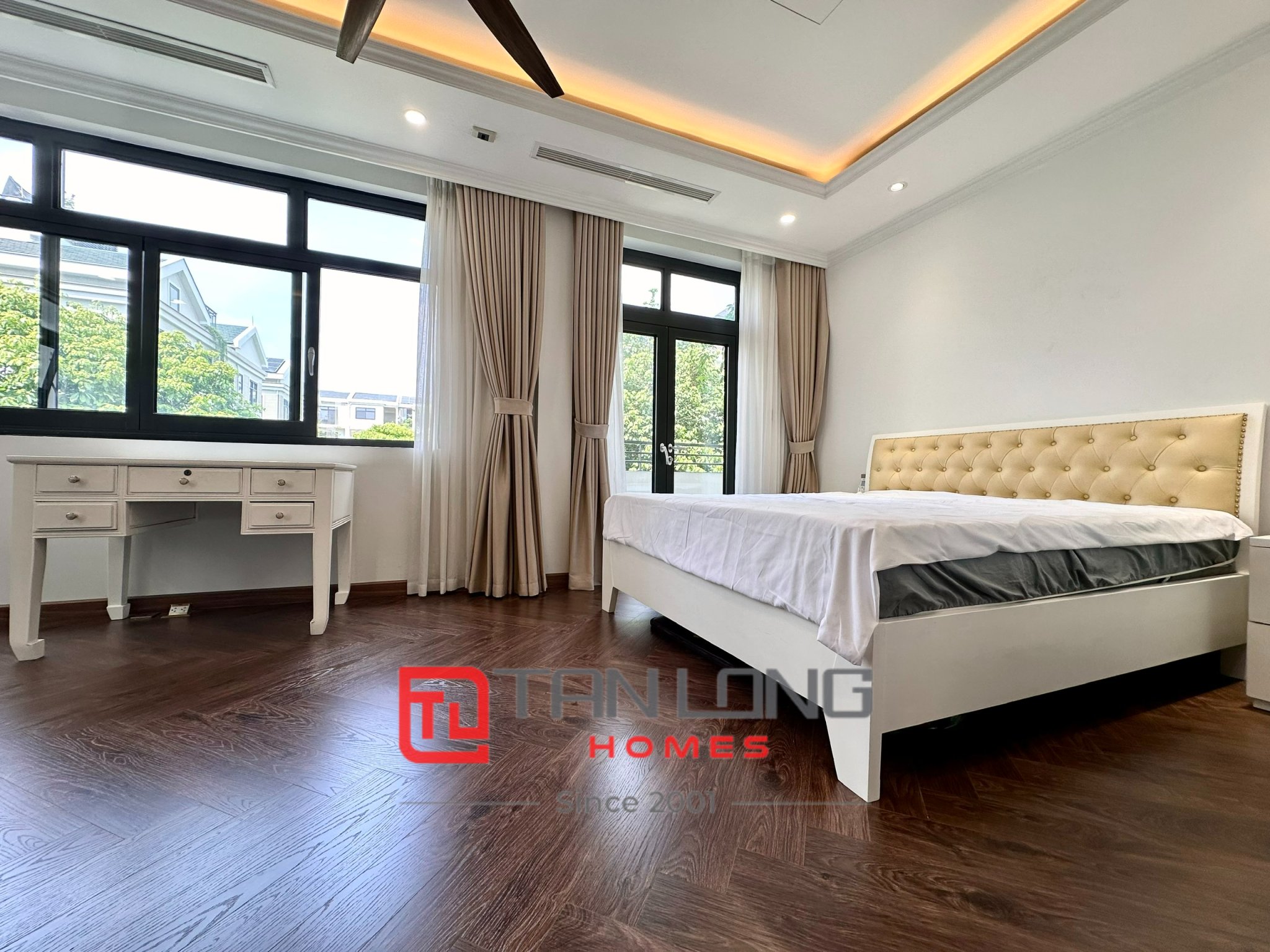 Cho thuê biệt thự H6 Starlake 215m2 full đồ mới, có thang máy, giá cực tốt 15