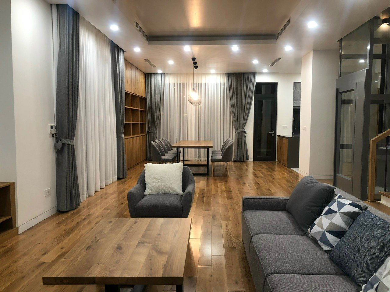 Cho thuê biệt thự song lập 4PN/222m2 full đồ đẹp tại Starlake, nhà có thang máy 1
