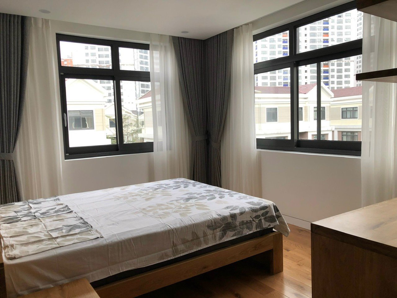 Cho thuê biệt thự song lập 4PN/222m2 full đồ đẹp tại Starlake, nhà có thang máy 5