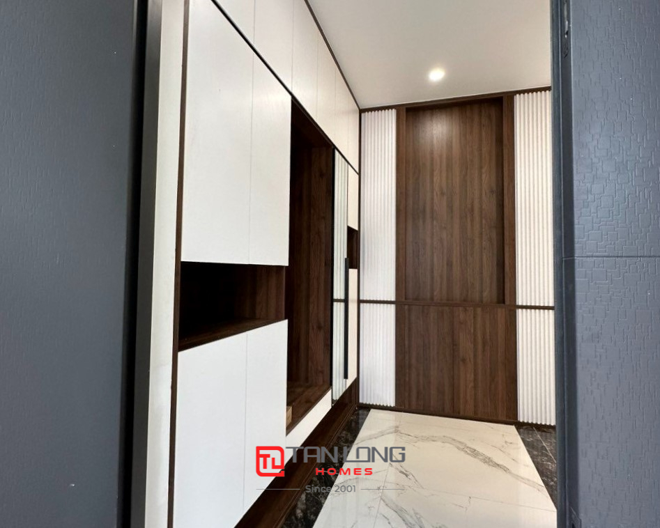 Cho thuê biệt thự song lập căn góc view bể bơi 222m2 có thang máy tại Starlake 10