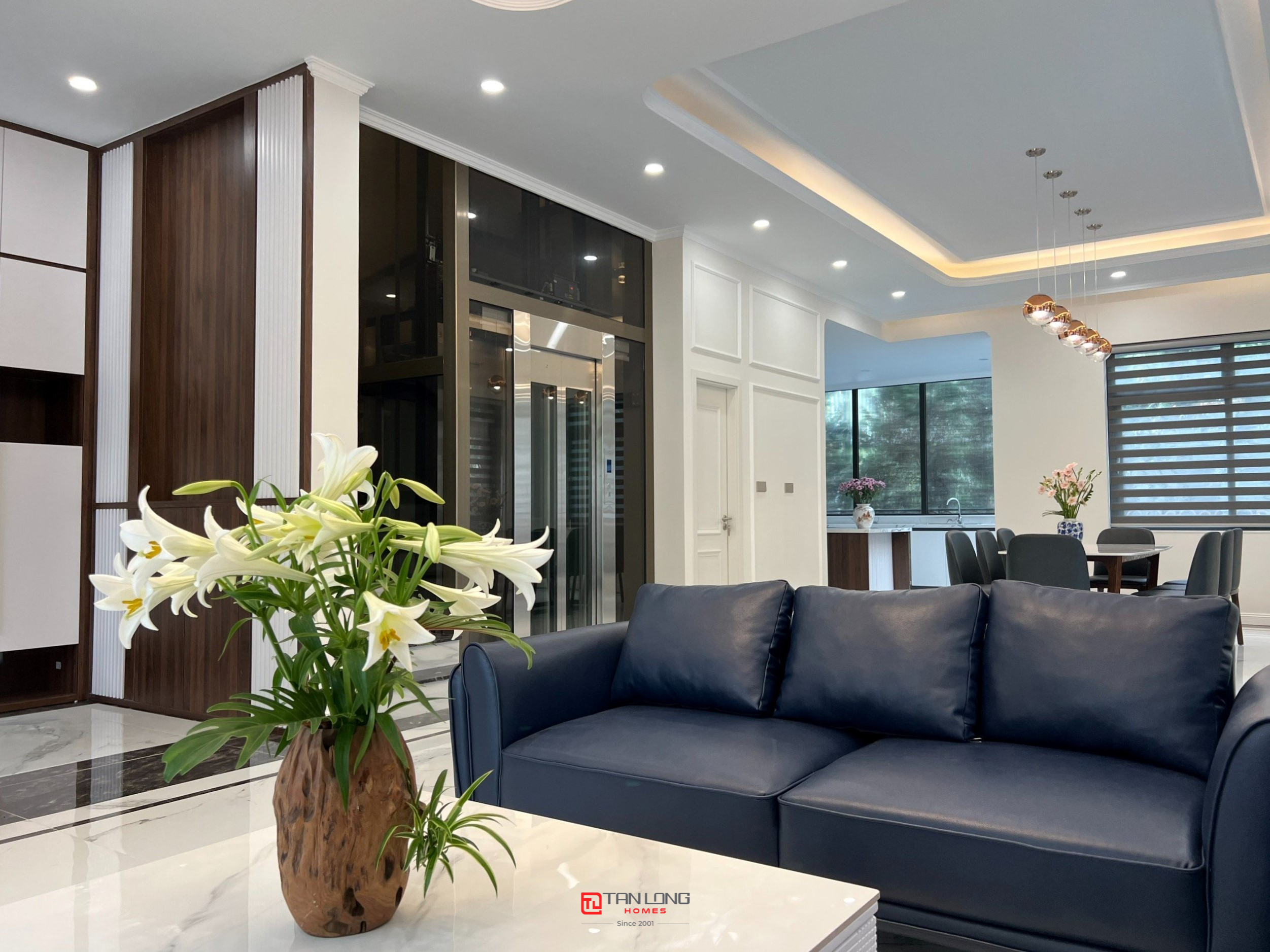 Cho thuê biệt thự song lập căn góc view bể bơi 222m2 có thang máy tại Starlake 2