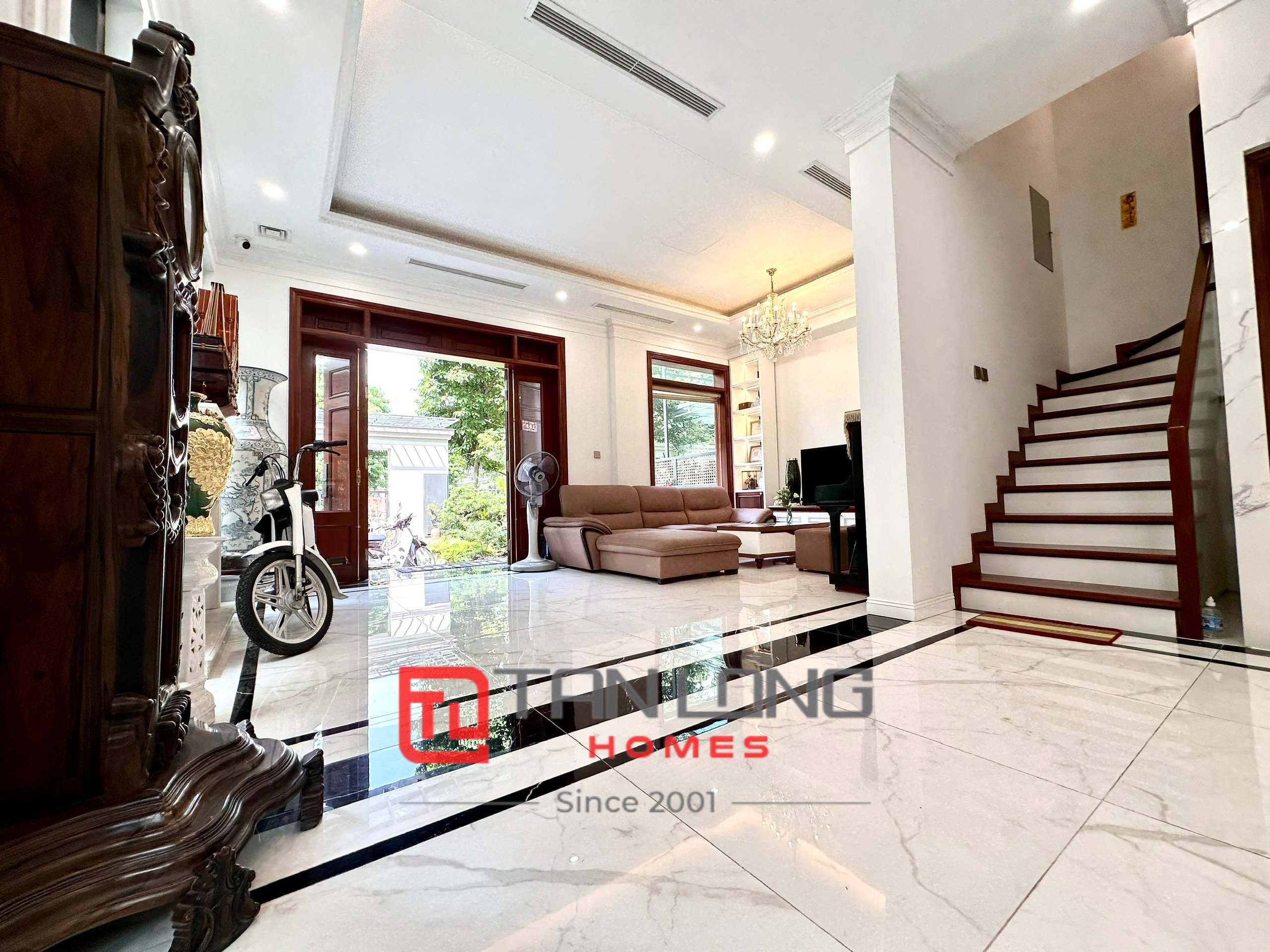 Cho thuê biệt thự song lập H6 Starlake: 5PN/215m2 full đồ nhập khẩu, có thang máy 10