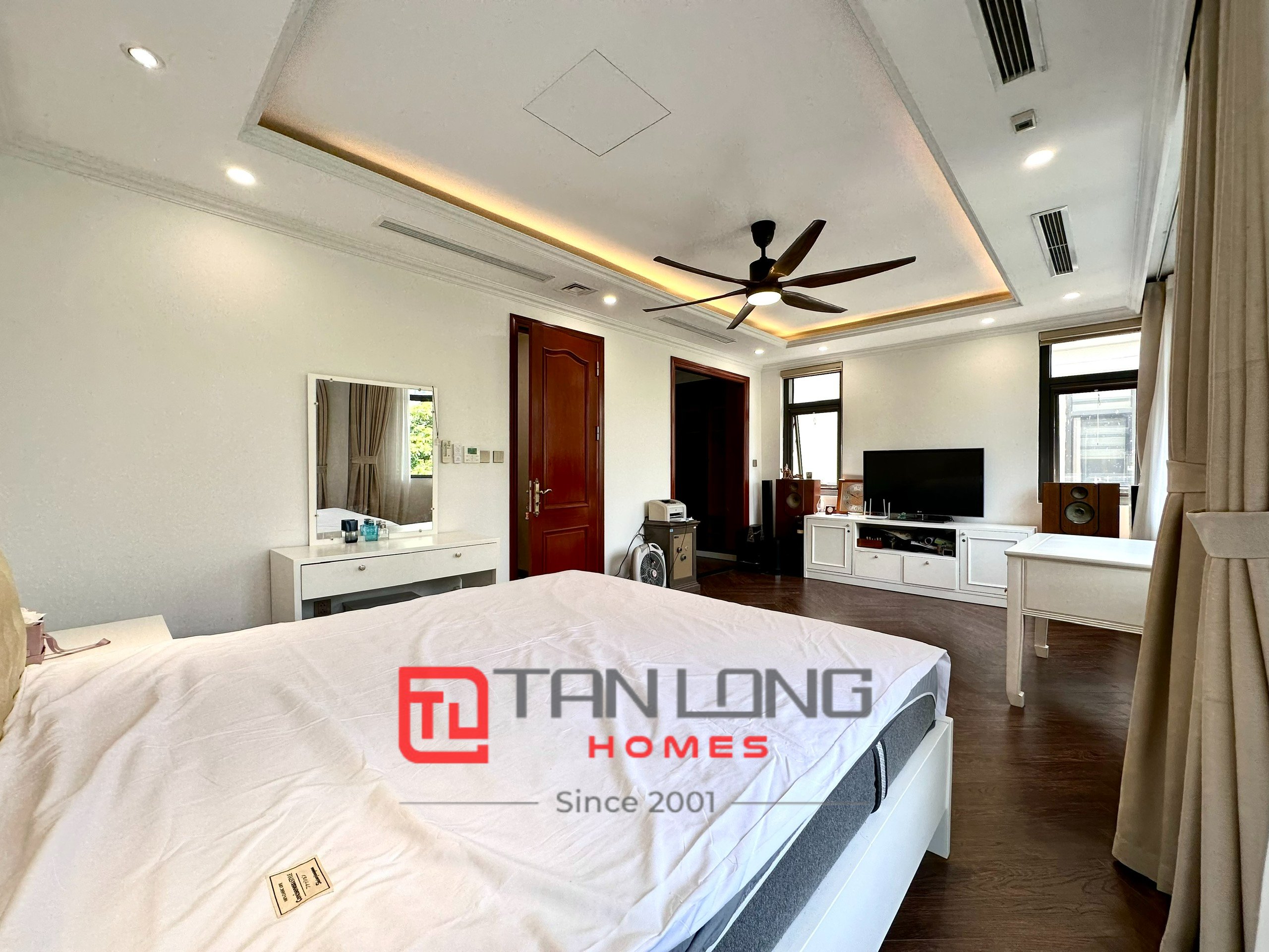 Cho thuê biệt thự song lập H6 Starlake: 5PN/215m2 full đồ nhập khẩu, có thang máy 14