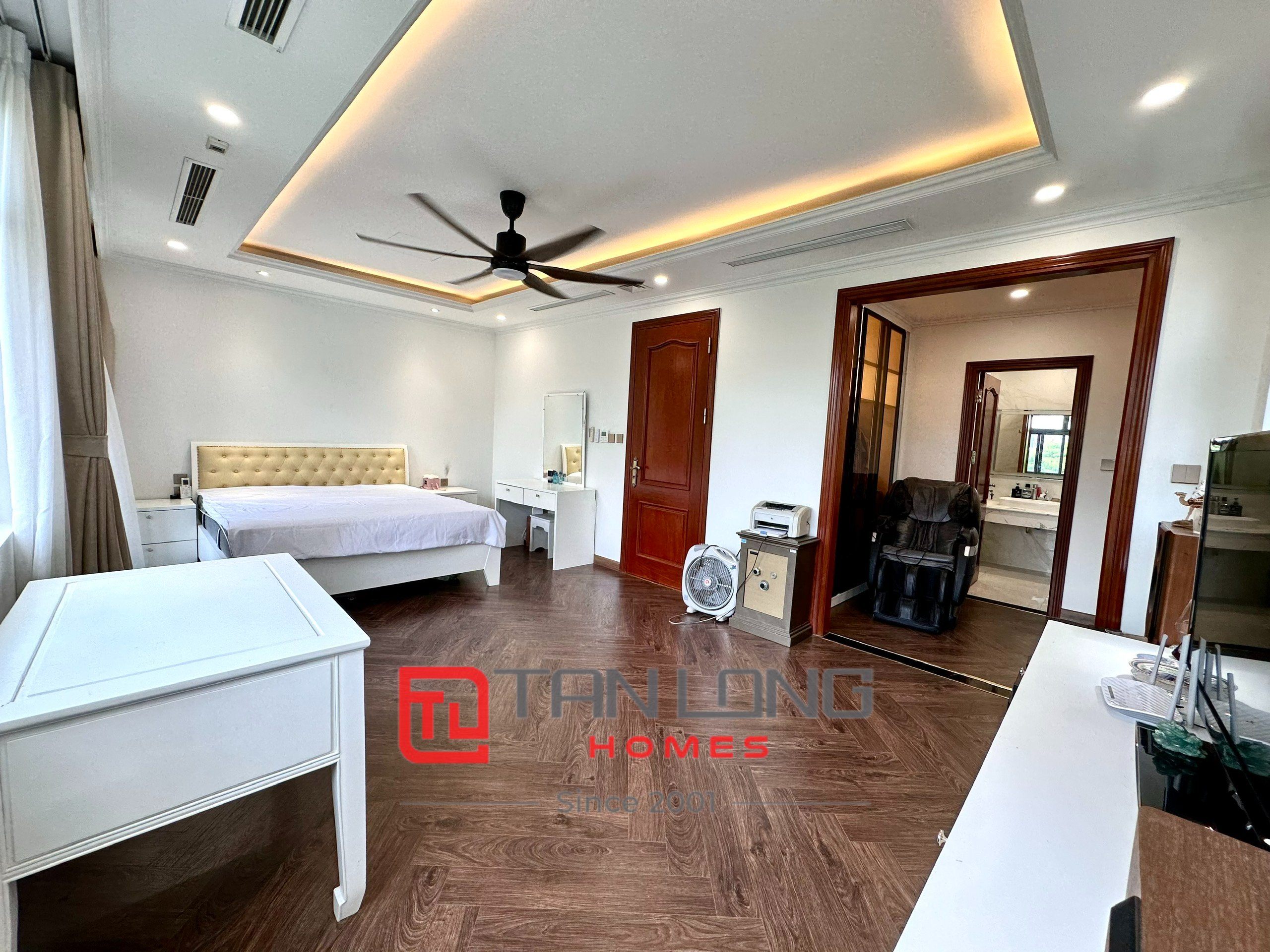 Cho thuê biệt thự song lập H6 Starlake: 5PN/215m2 full đồ nhập khẩu, có thang máy 15