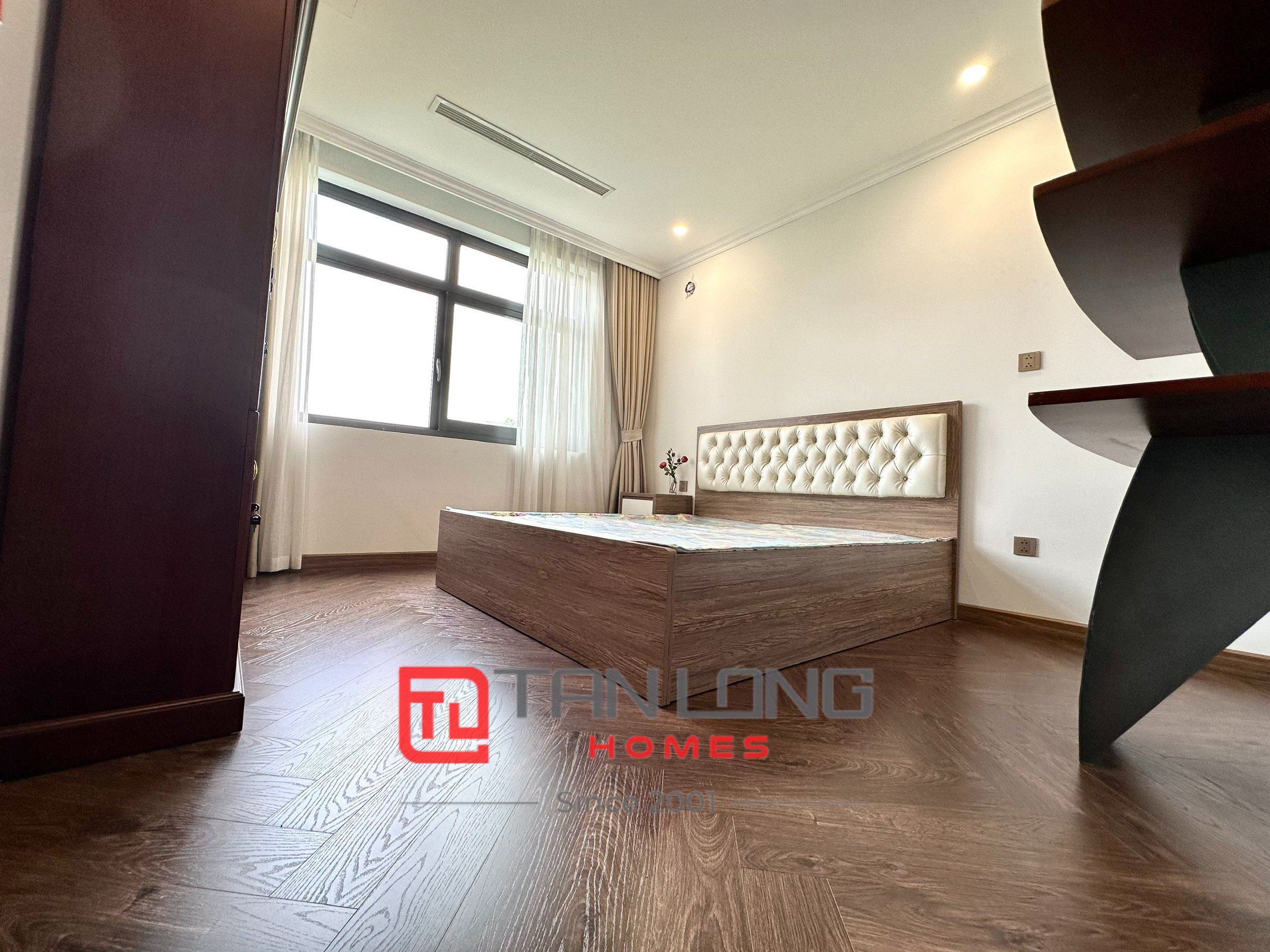 Cho thuê biệt thự song lập H6 Starlake: 5PN/215m2 full đồ nhập khẩu, có thang máy 19