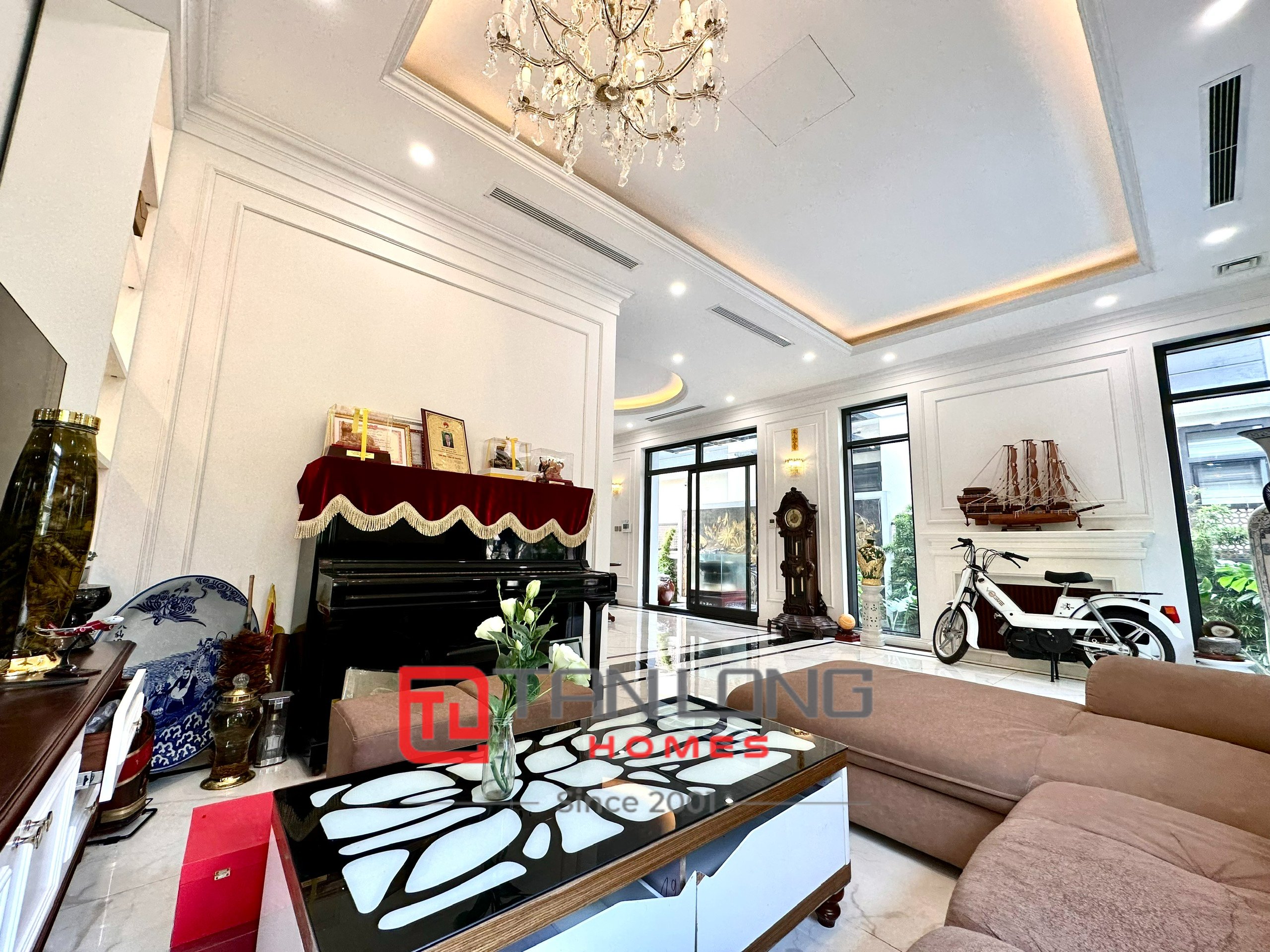 Cho thuê biệt thự song lập H6 Starlake: 5PN/215m2 full đồ nhập khẩu, có thang máy 2