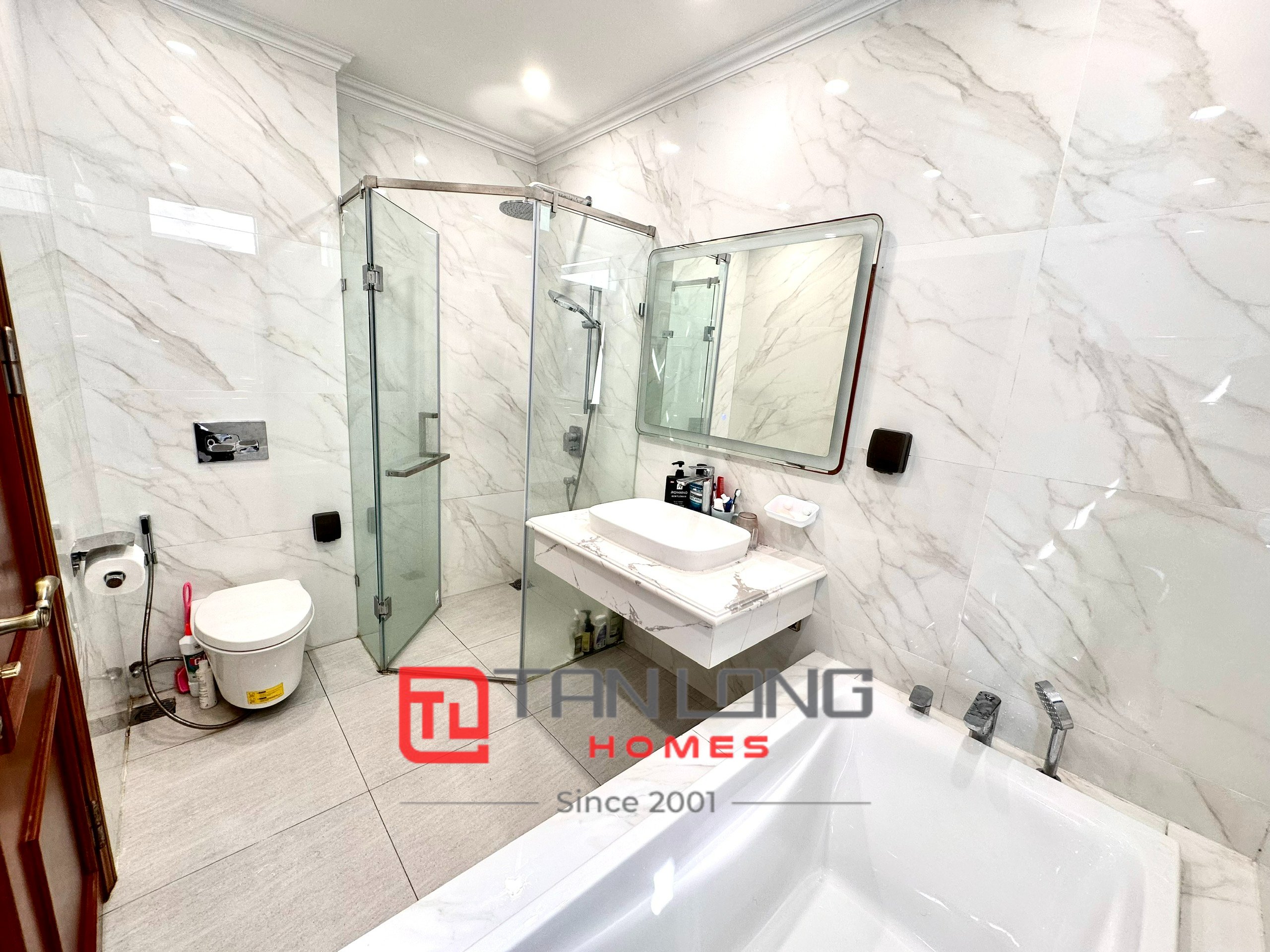 Cho thuê biệt thự song lập H6 Starlake: 5PN/215m2 full đồ nhập khẩu, có thang máy 24