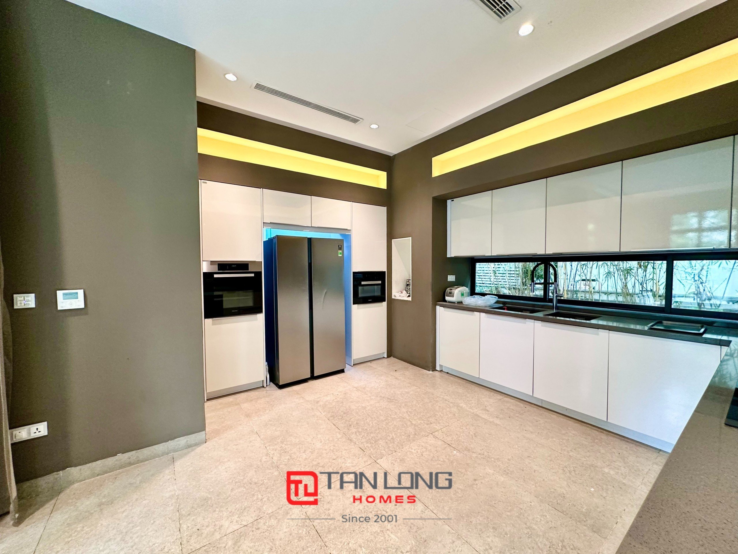 Cho thuê biệt thự song lập H7 Starlake: 222m2 x 3,5 tầng có sân vườn, giá tốt 10