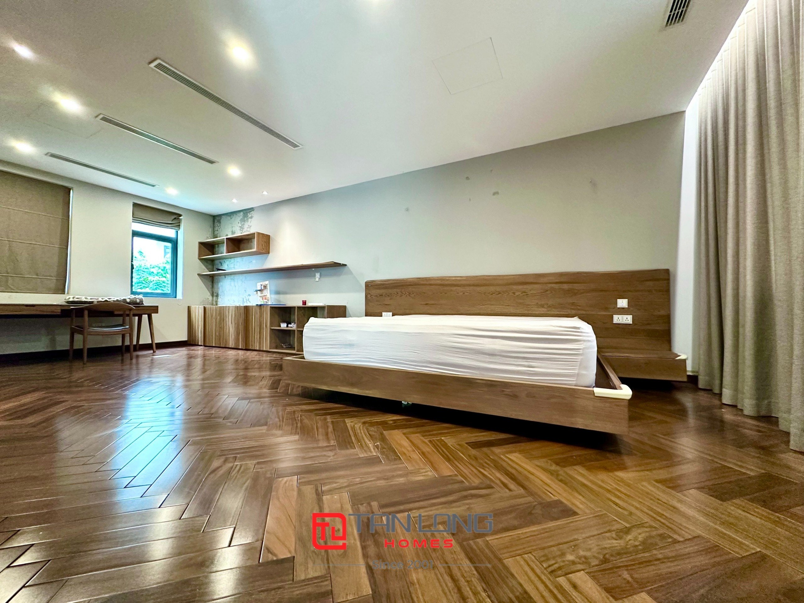 Cho thuê biệt thự song lập H7 Starlake: 222m2 x 3,5 tầng có sân vườn, giá tốt 13