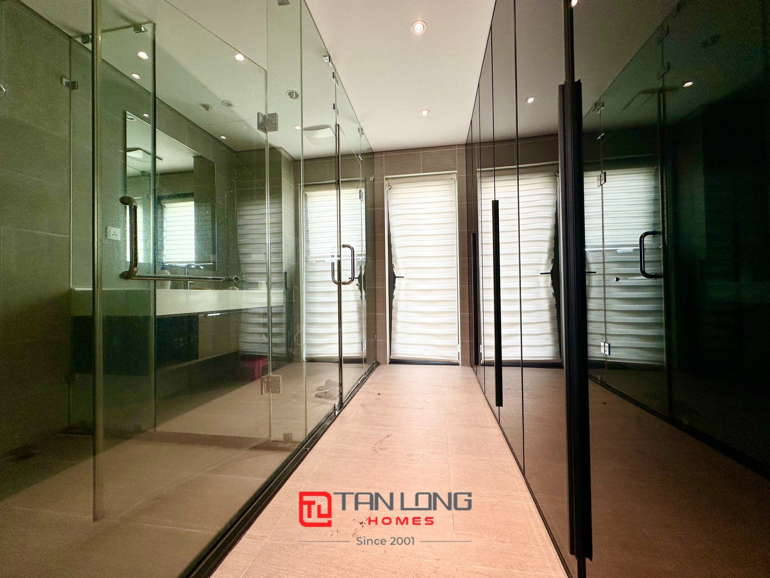 Cho thuê biệt thự song lập H7 Starlake: 222m2 x 3,5 tầng có sân vườn, giá tốt 18