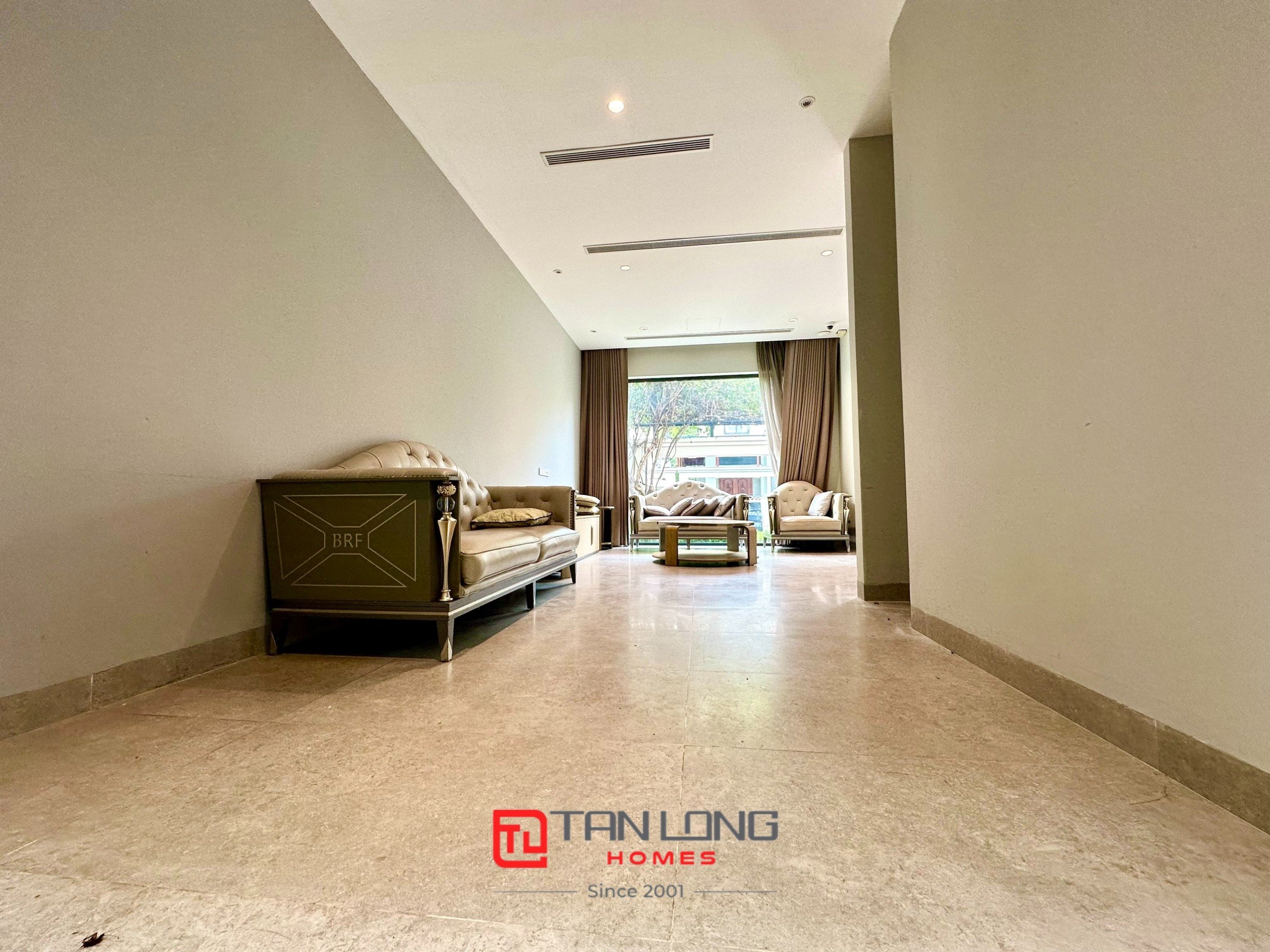 Cho thuê biệt thự song lập H7 Starlake: 222m2 x 3,5 tầng có sân vườn, giá tốt 3
