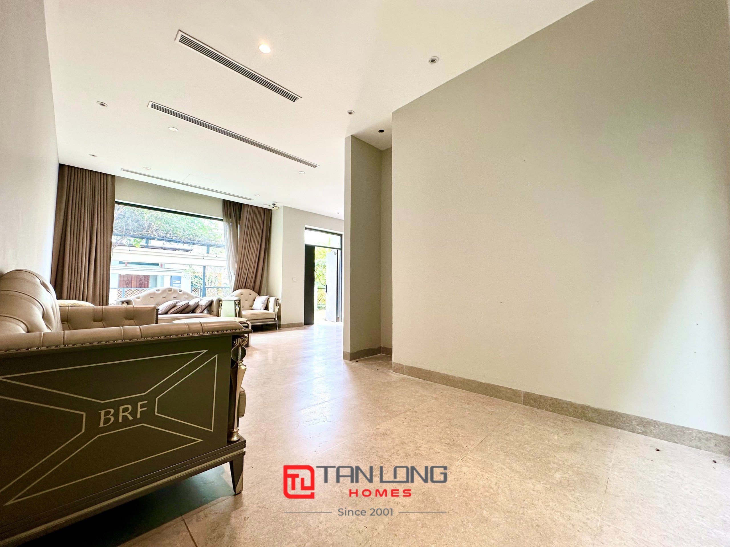 Cho thuê biệt thự song lập H7 Starlake: 222m2 x 3,5 tầng có sân vườn, giá tốt 4