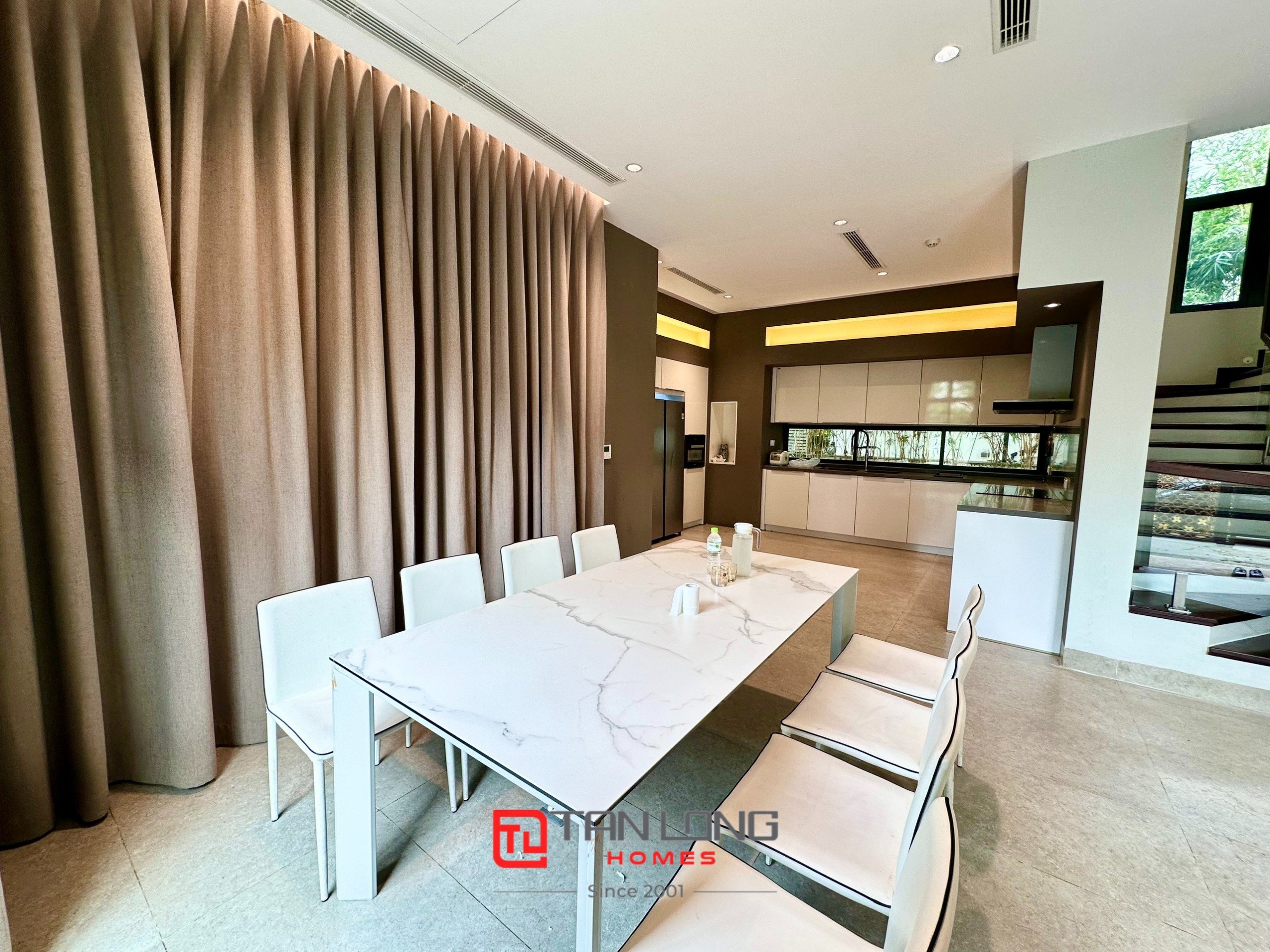Cho thuê biệt thự song lập H7 Starlake: 222m2 x 3,5 tầng có sân vườn, giá tốt 7
