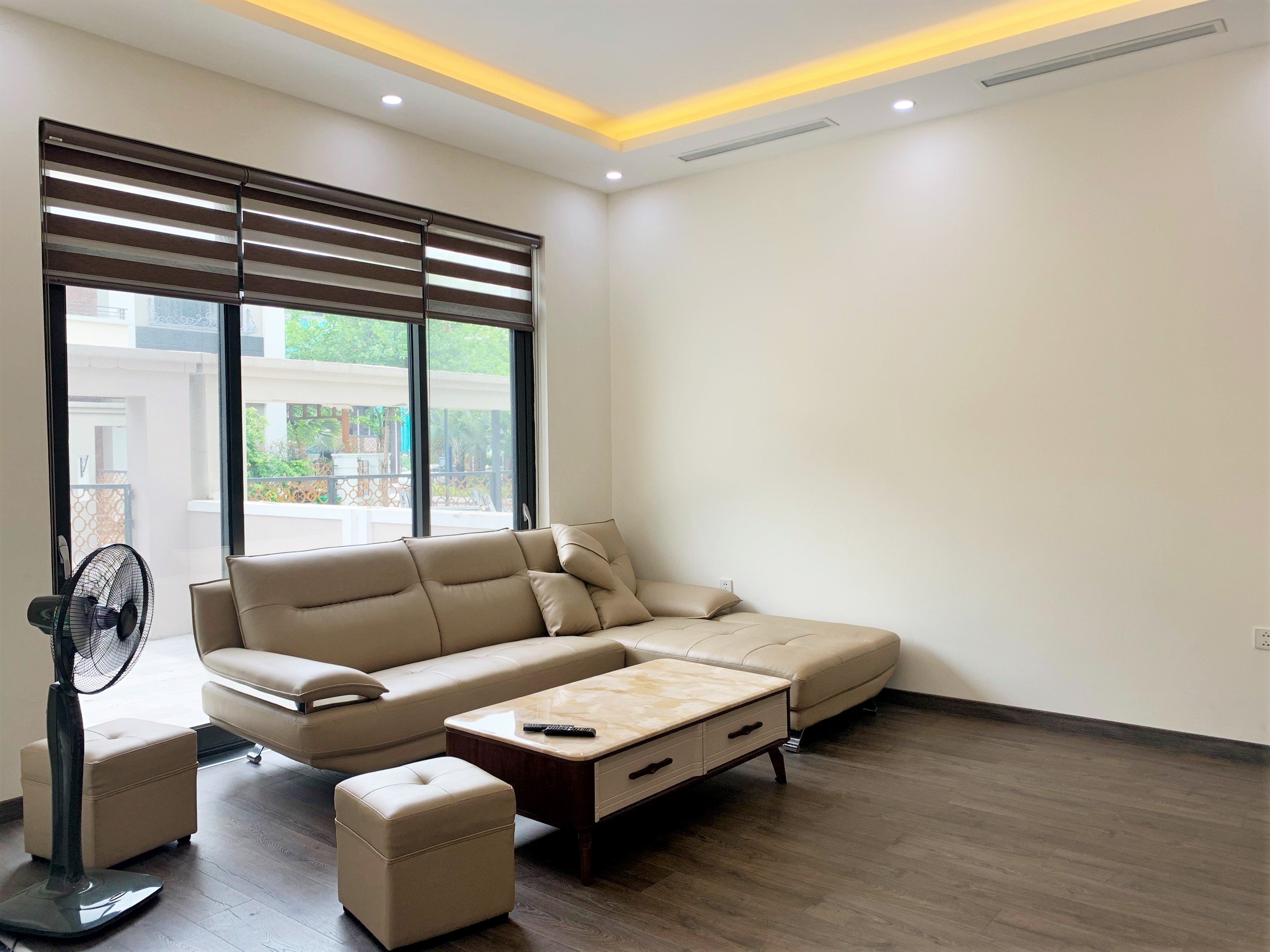 Cho thuê biệt thự song lập Starlake 220m2 x 3 tầng có sân vườn, full đồ mới 1