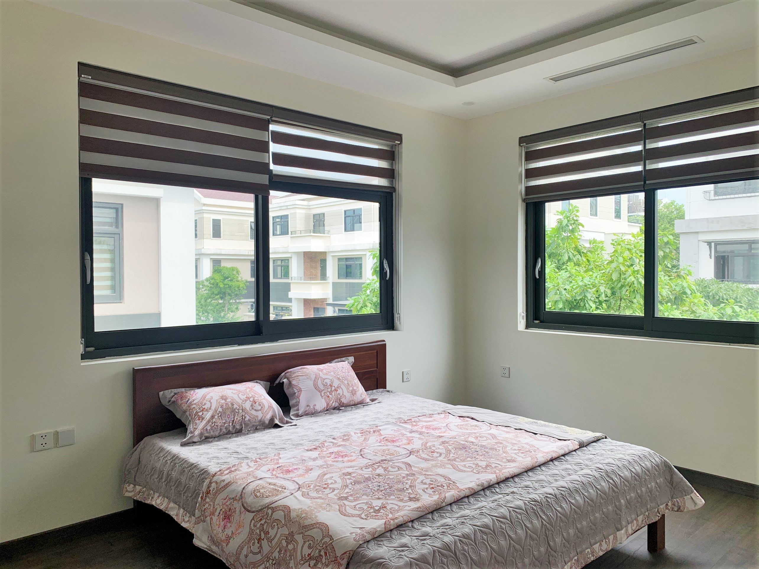Cho thuê biệt thự song lập Starlake 220m2 x 3 tầng có sân vườn, full đồ mới 9
