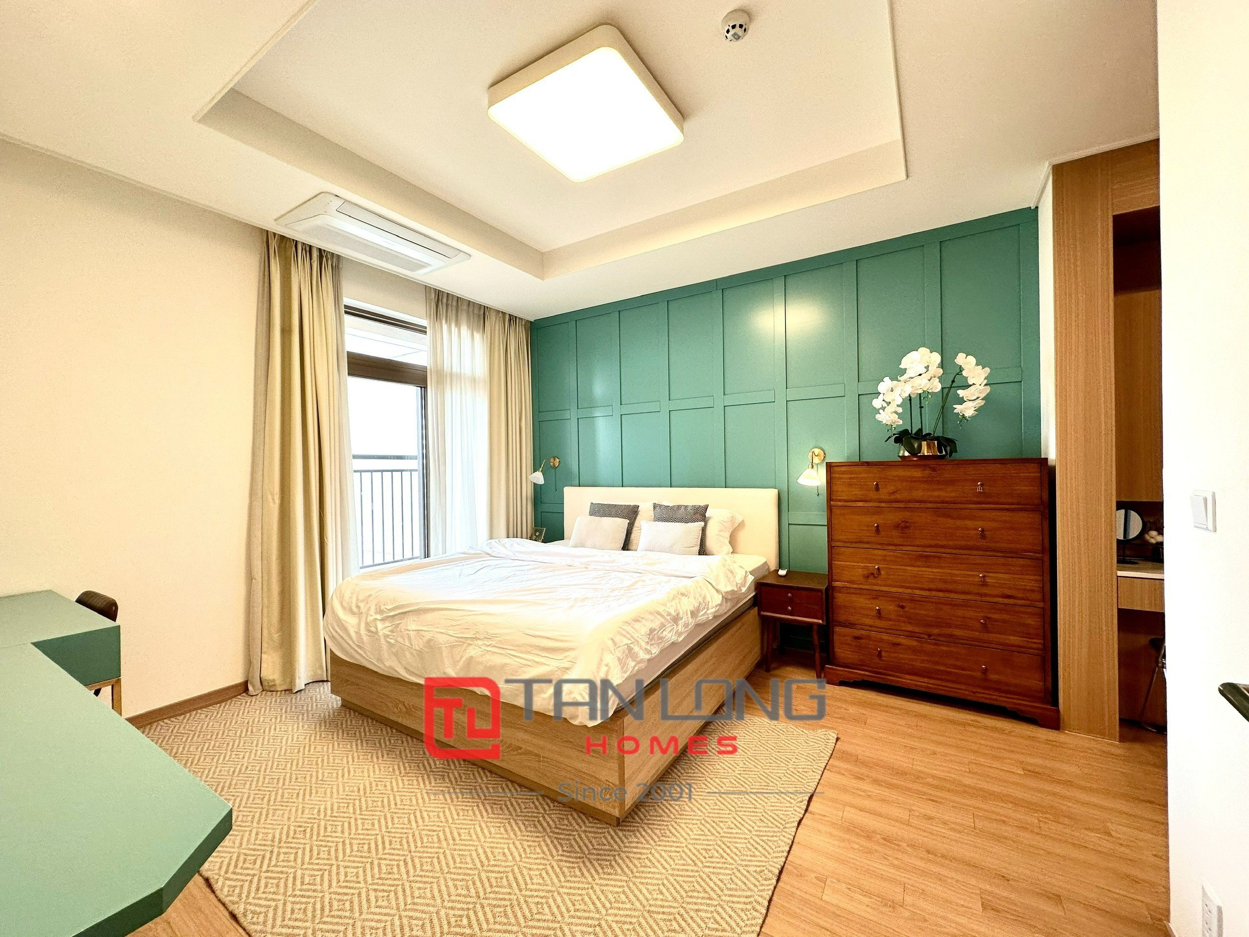 Cho thuê căn 2 ngủ 96m2 tầng cao full đồ mới tòa 902 Starlake, sẵn nhà trống 13