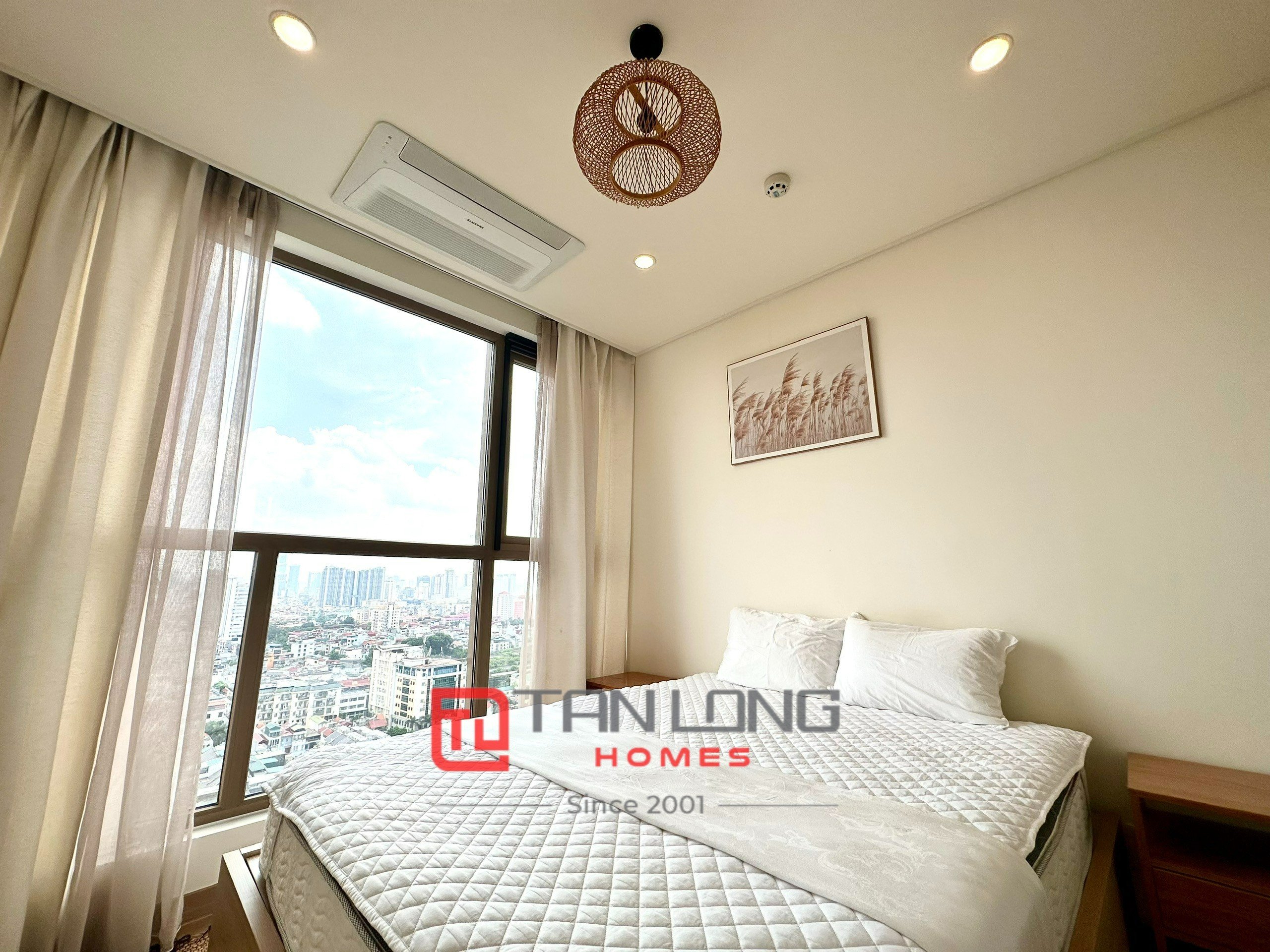 Cho thuê căn 2 ngủ 96m2 tầng cao full đồ mới tòa 902 Starlake, sẵn nhà trống 17