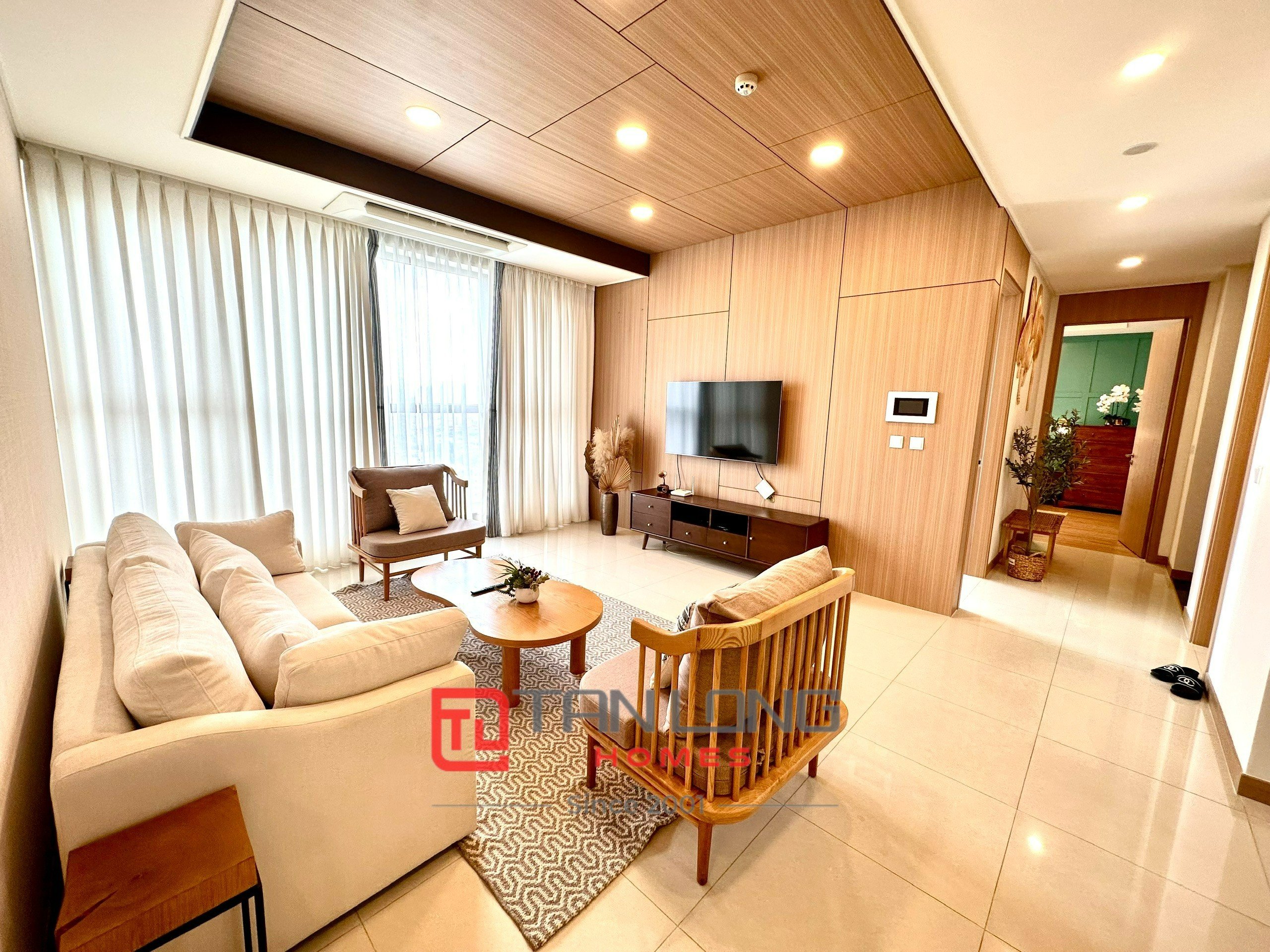 Cho thuê căn 2 ngủ 96m2 tầng cao full đồ mới tòa 902 Starlake, sẵn nhà trống 2