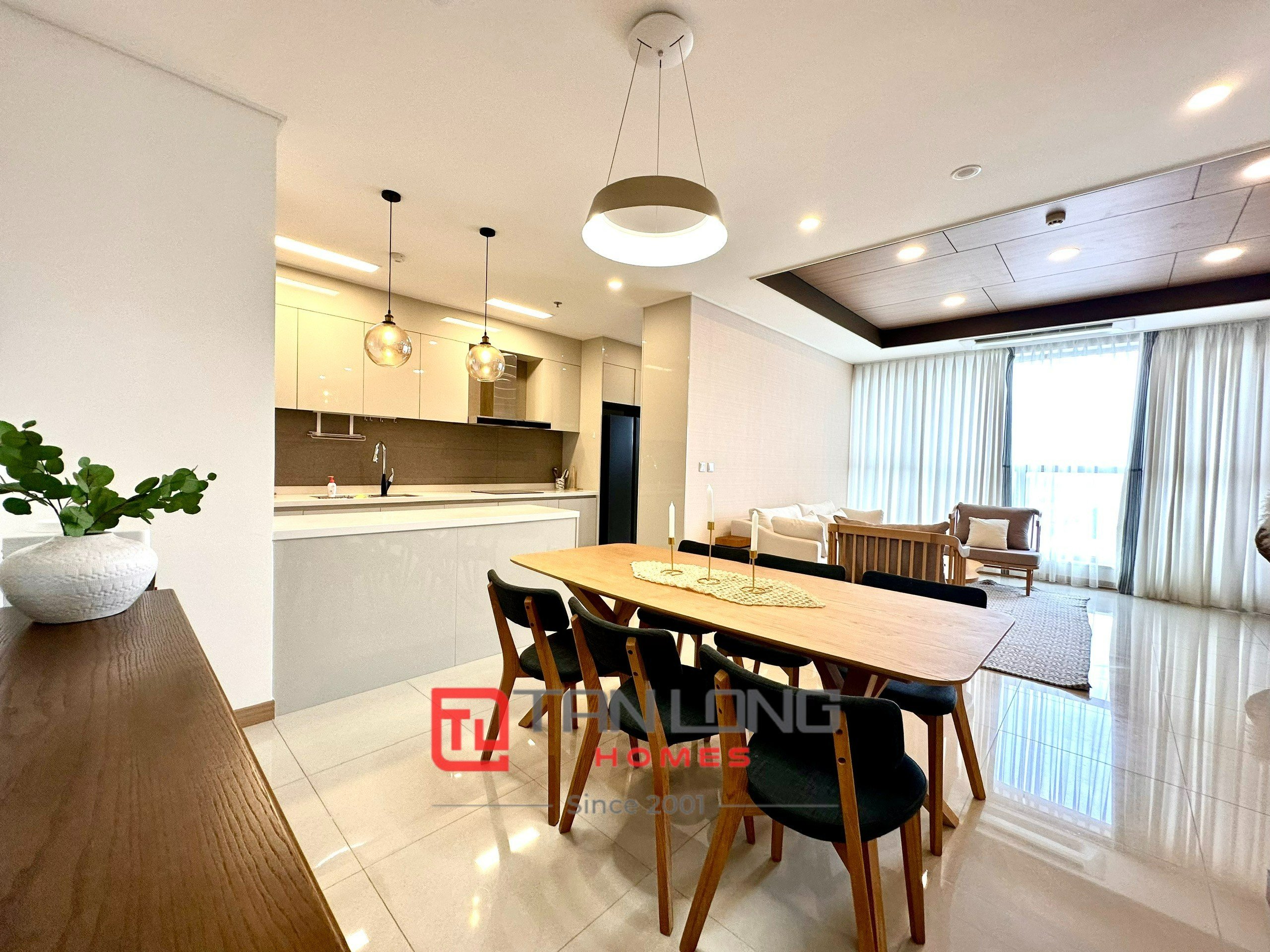 Cho thuê căn 2 ngủ 96m2 tầng cao full đồ mới tòa 902 Starlake, sẵn nhà trống 8
