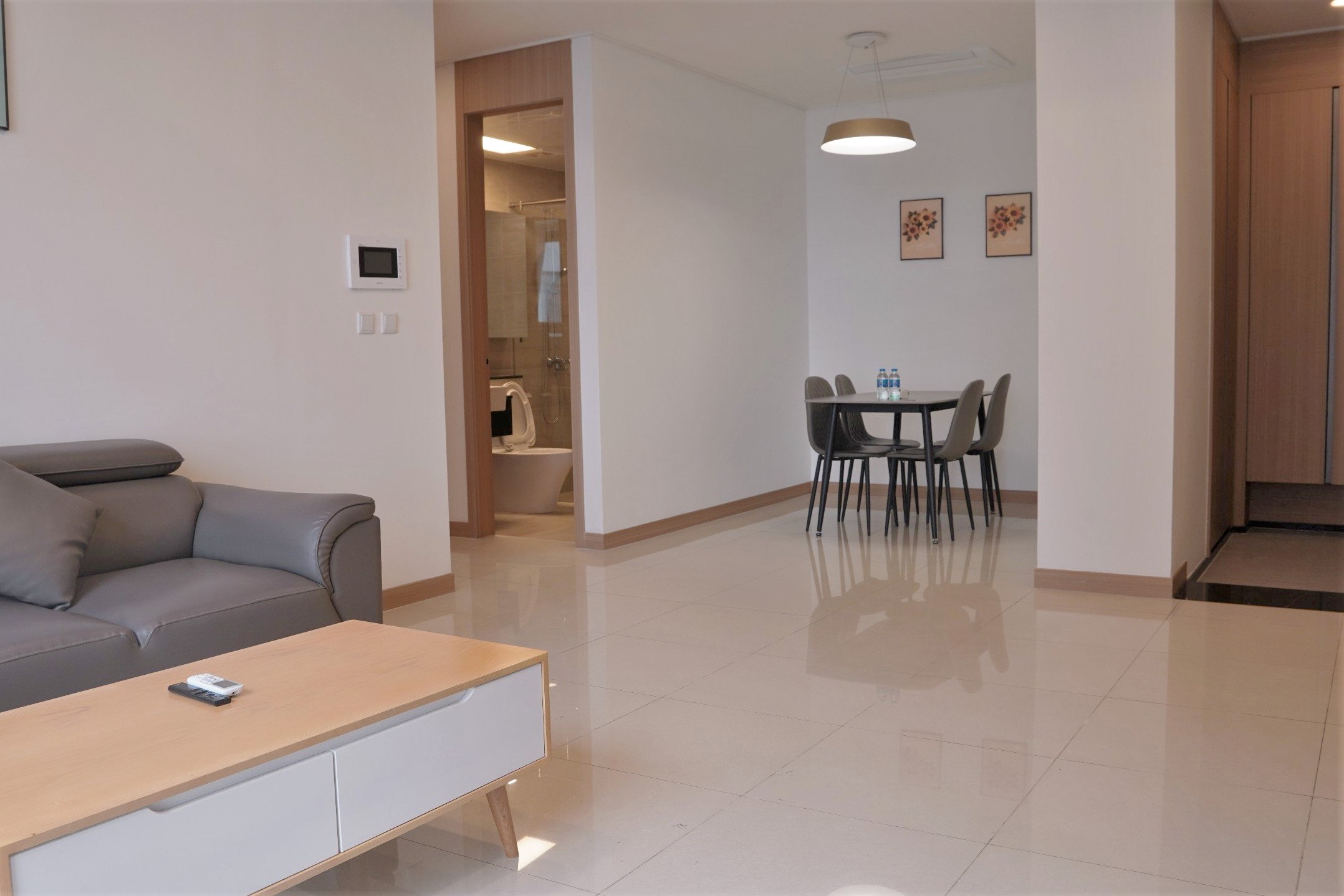 Cho thuê căn 2 ngủ 98m2 full đồ mới, tầng trung view hồ siêu đẹp tại 902 Starlake 3