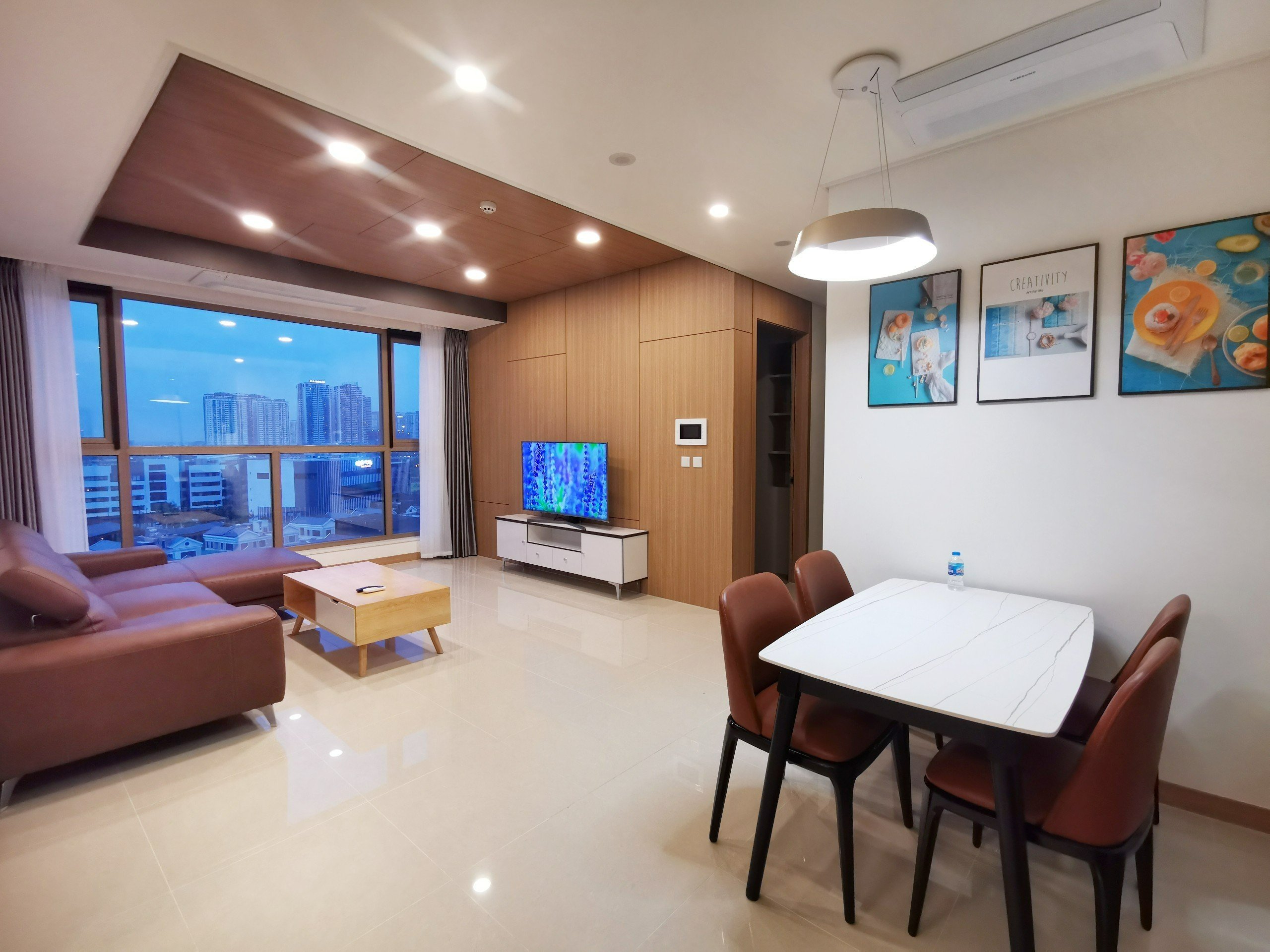 Cho thuê căn 2PN/91,2m2 tầng trung view biệt thự Full đồ mới đẹp tại 902 Starlake 2