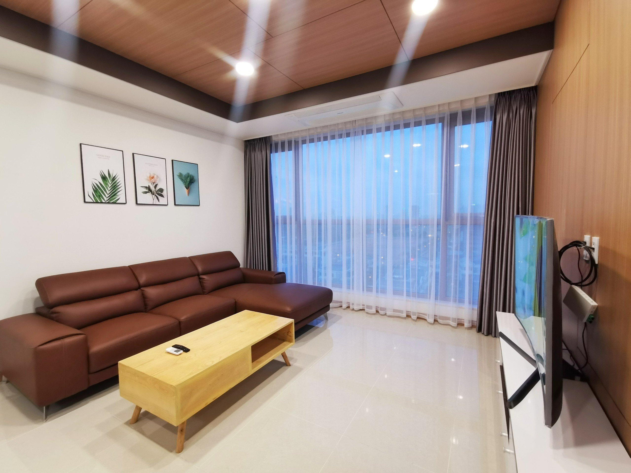 Cho thuê căn 2PN/91,2m2 tầng trung view biệt thự Full đồ mới đẹp tại 902 Starlake 3